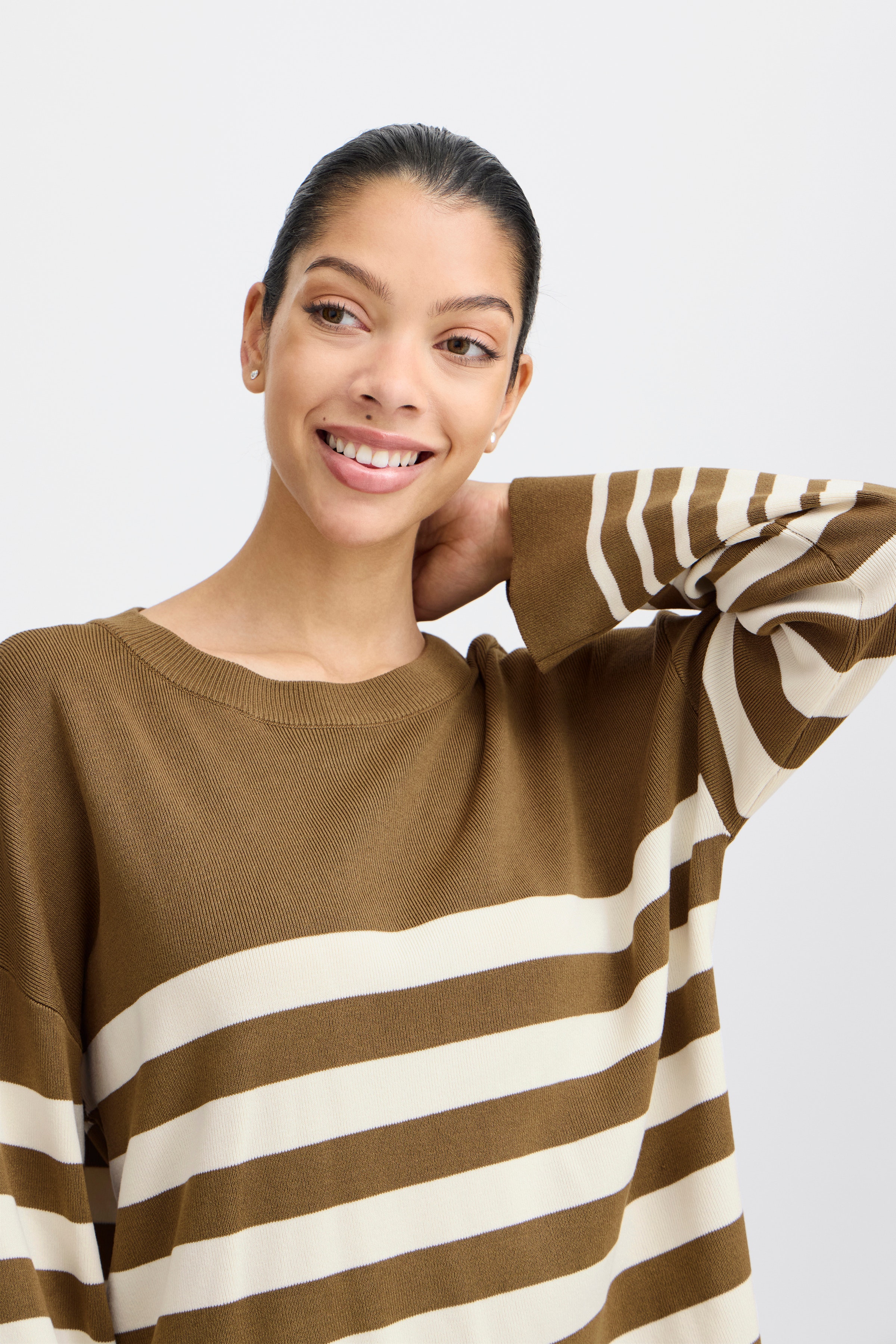 BYMMORLA Pullover LOOKBOOK DETAIL 20815309-201046