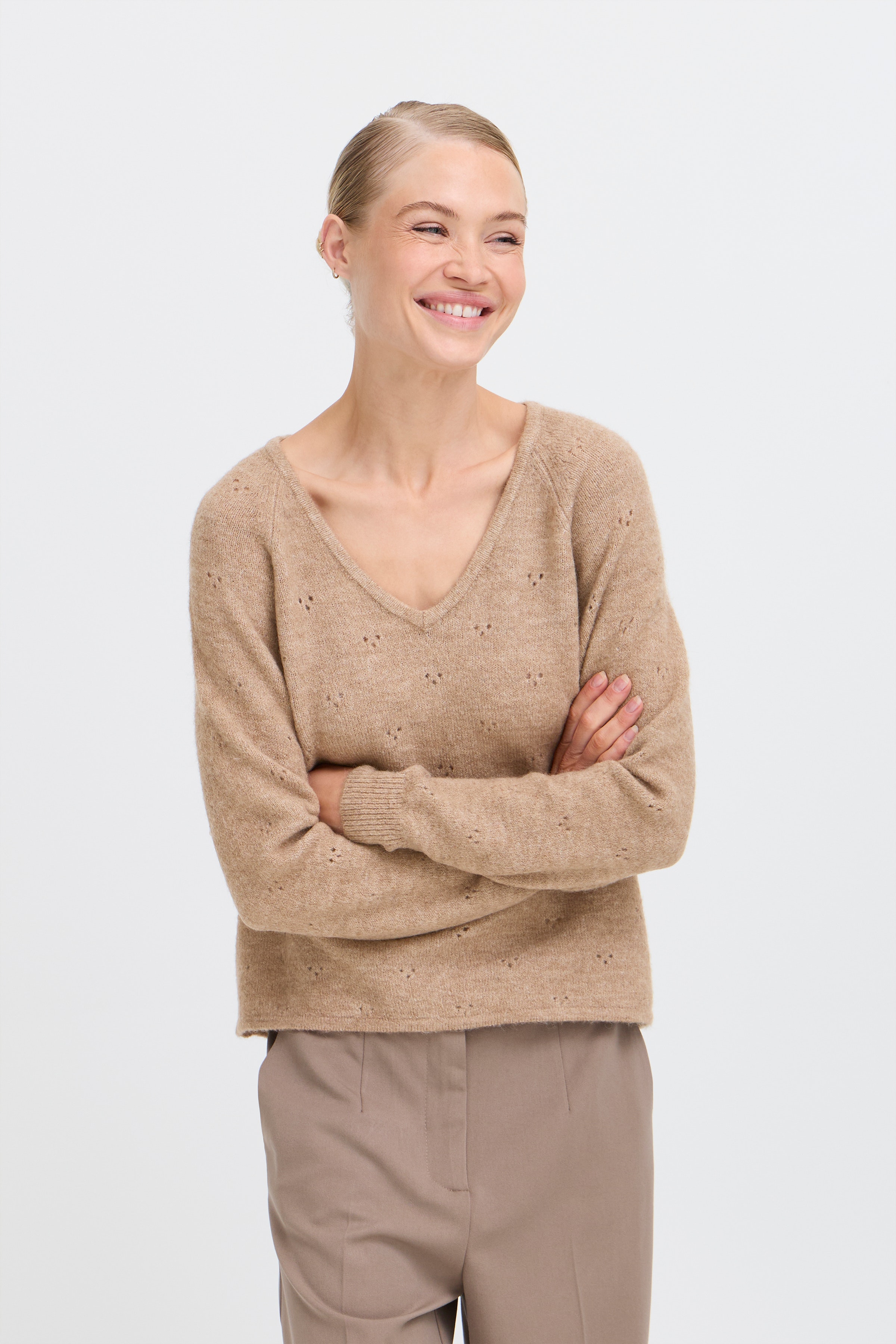 BYMONNA Pullover LOOKBOOK FRONT 20817121-1811121