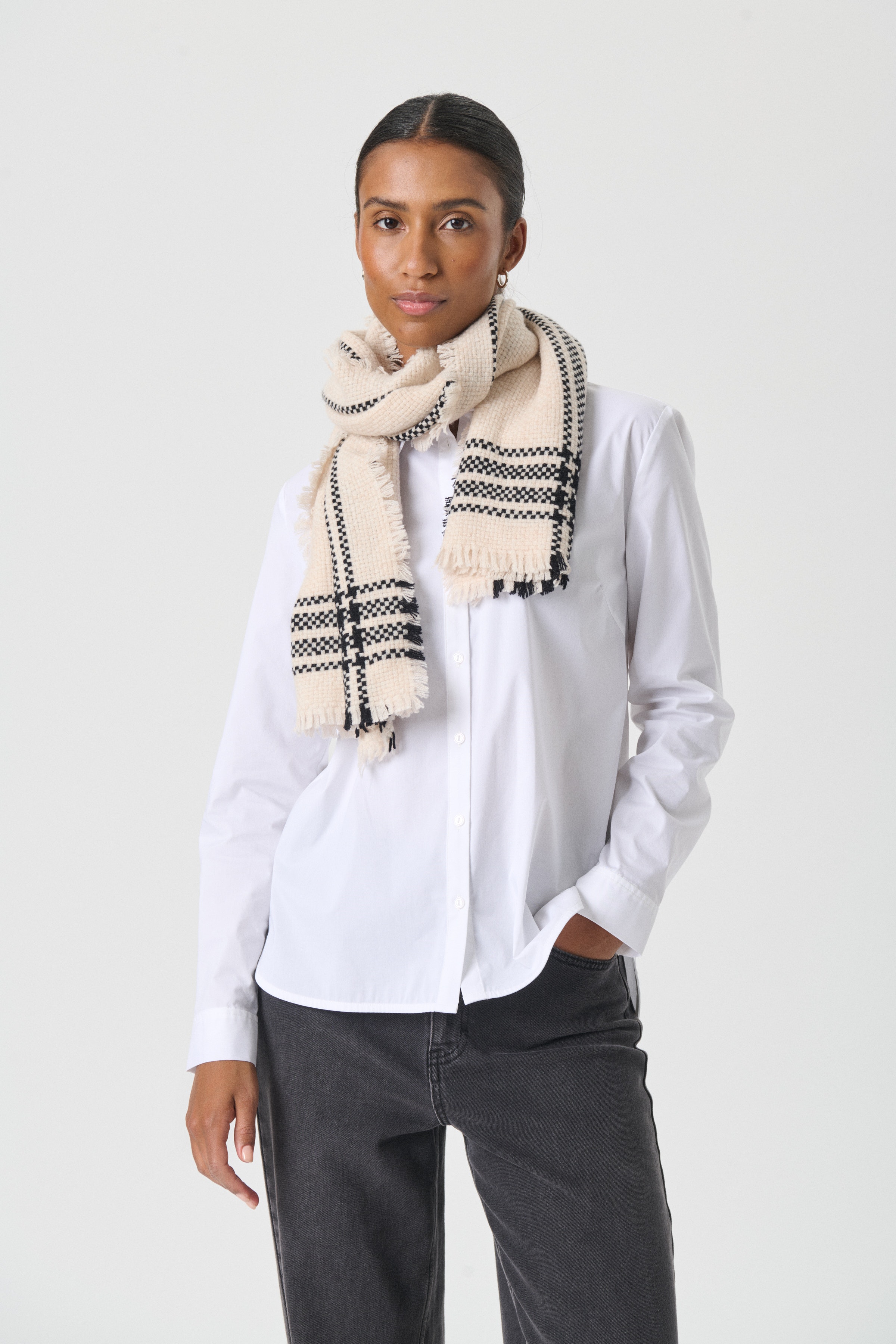 VanyaPW Scarf LOOKBOOK DETAIL 30310254-304485