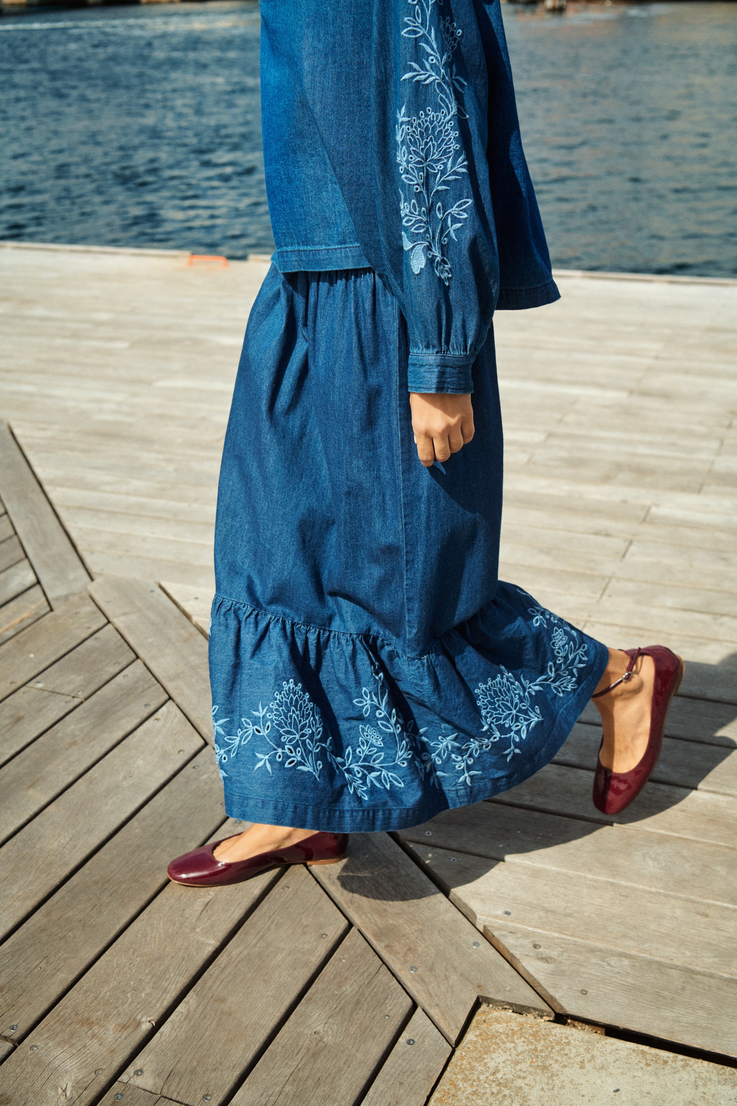 ThamaraPW Rock LOCATION NONE 30309809-303982