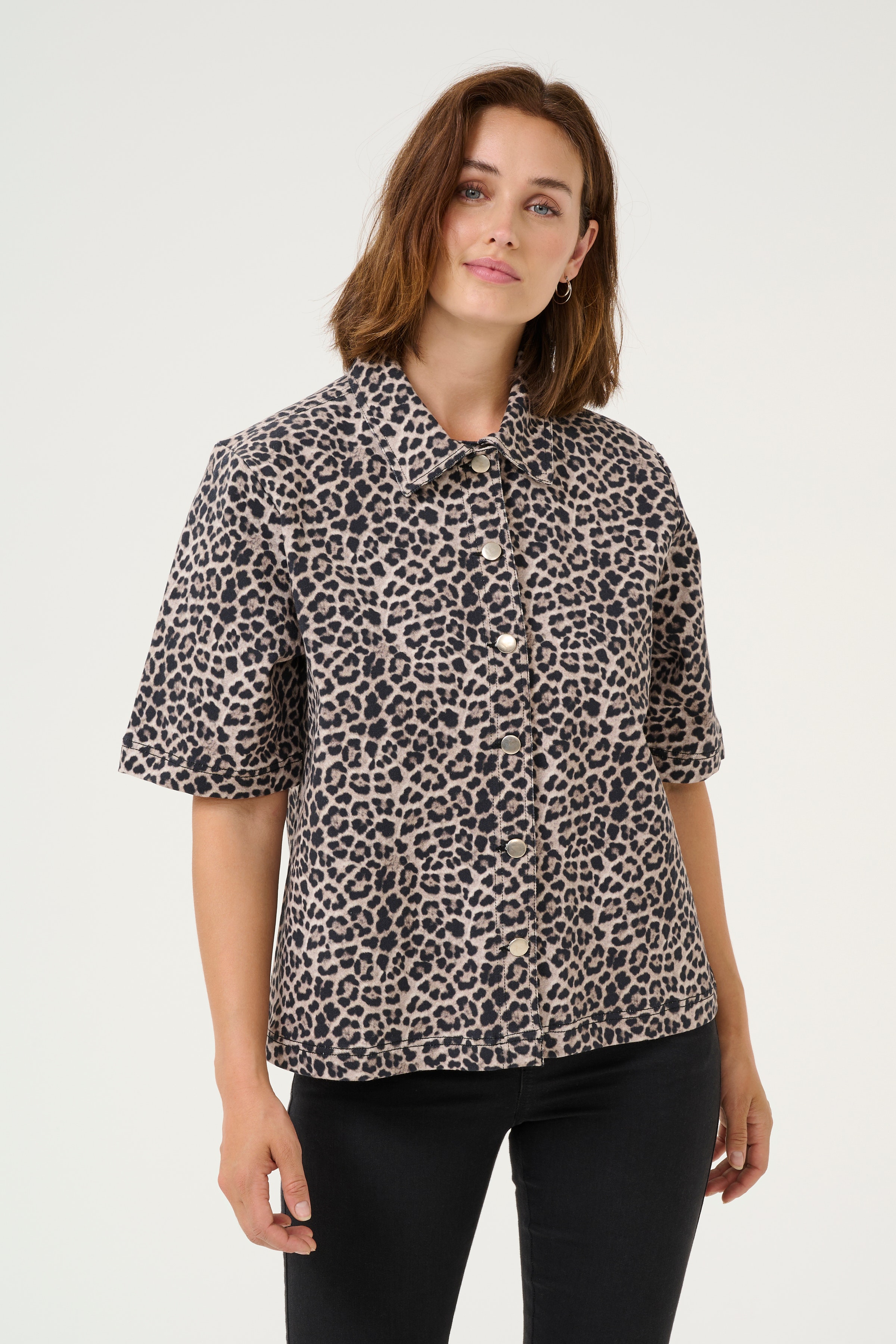 KALeonora Leopard shirt LOOKBOOK FRONT 10510030-107537