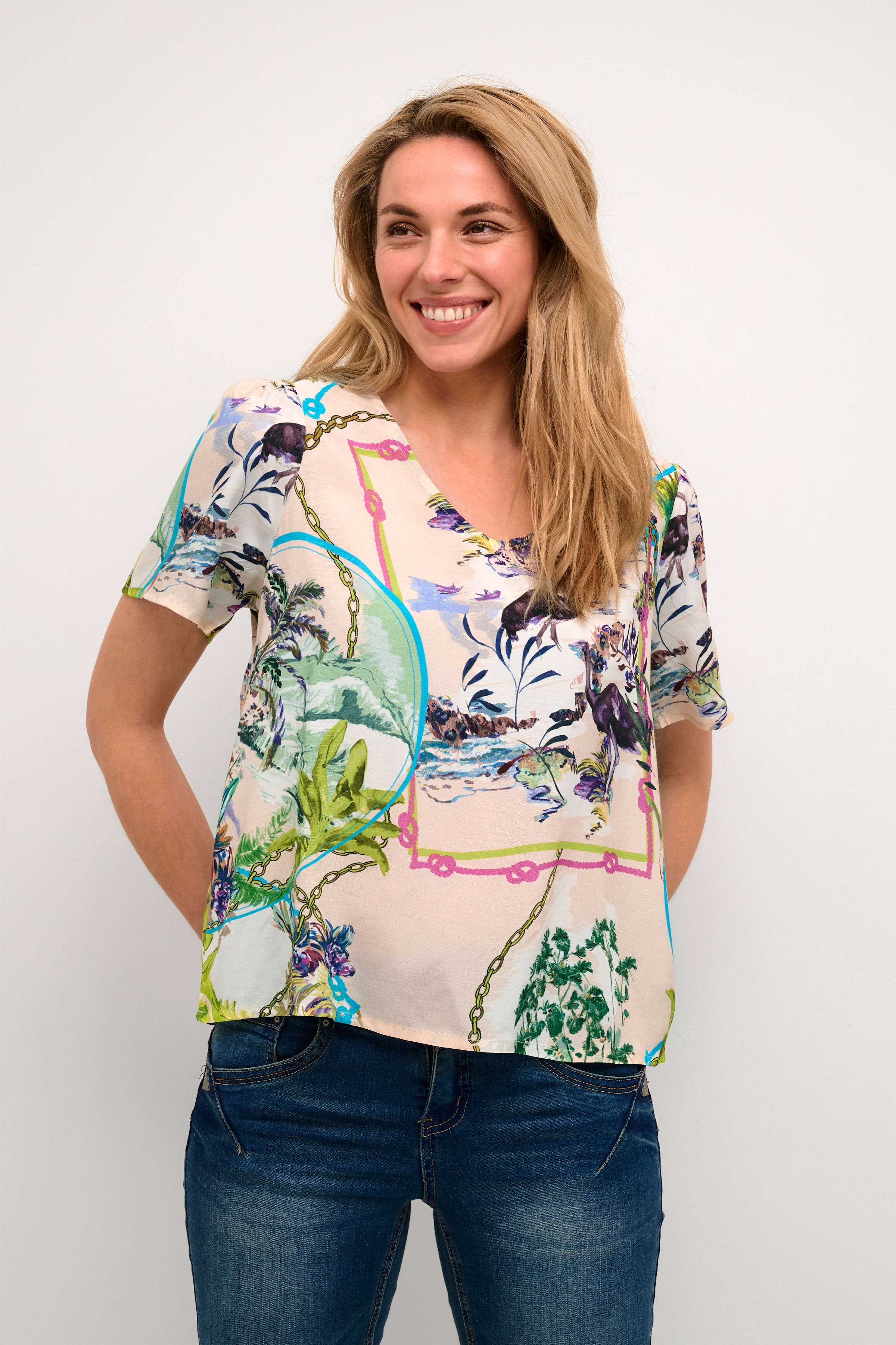 CRJoy Blus LOOKBOOK FRONT 10611794-104403