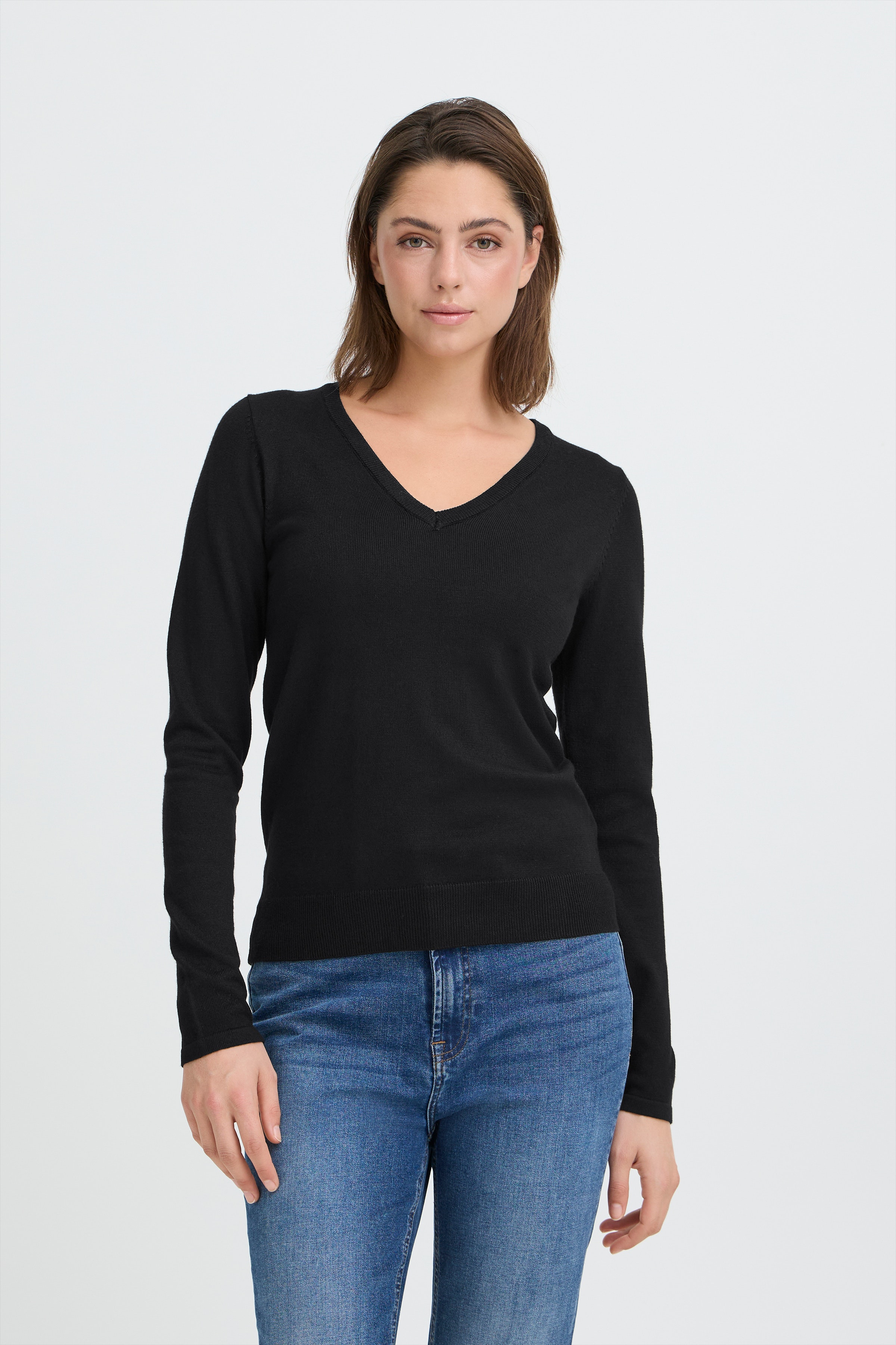 IHLULS V-Neck Pullover LOOKBOOK FRONT 20125815-194008