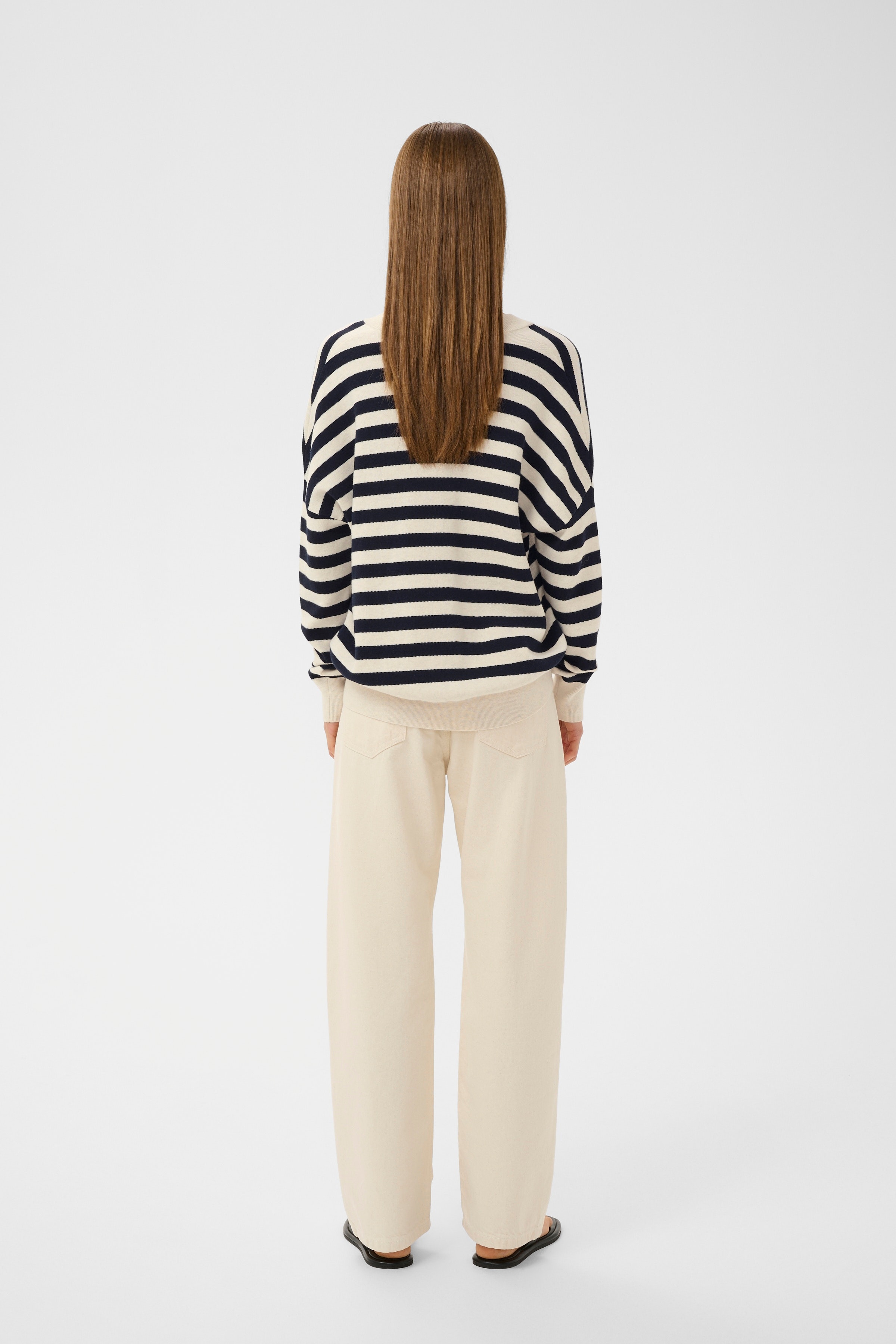 FosterIW V-neck Pullover LOOKBOOK BACK 30106899-900006896