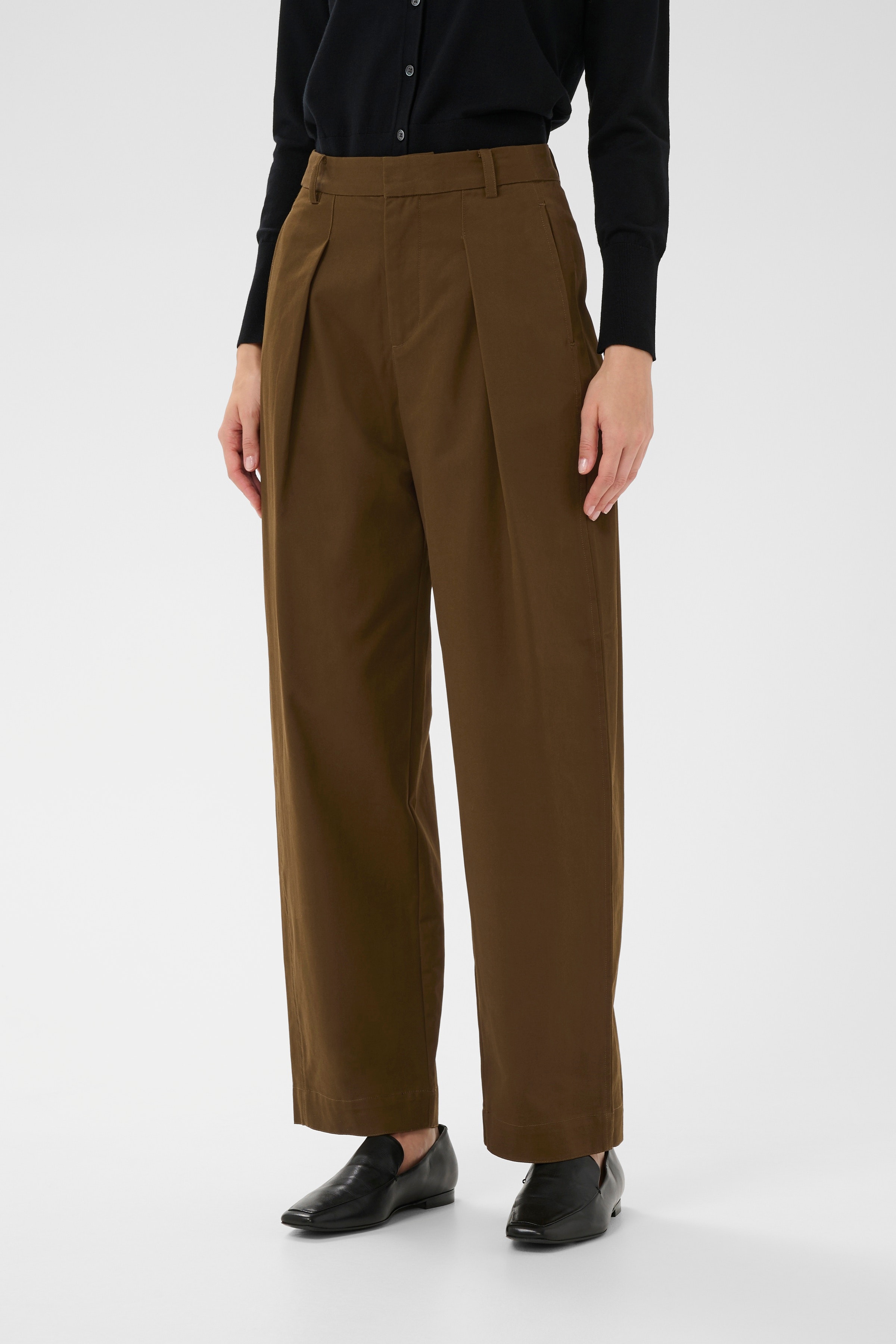 TinikkaIW Hose LOOKBOOK FRONT 30111163-190815