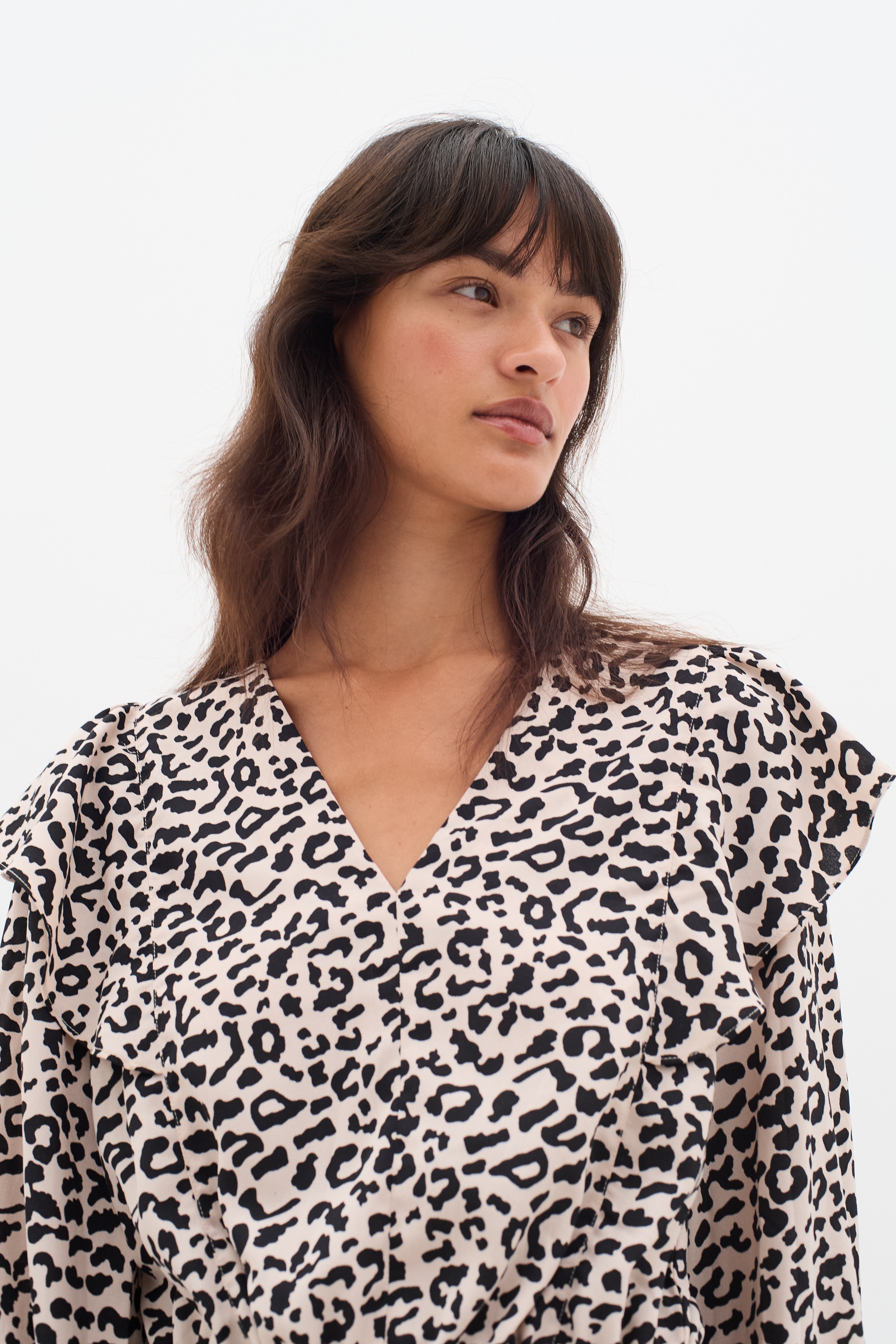 NinahIW V-neck Leopard Jurk LOOKBOOK DETAIL 30110398-300824