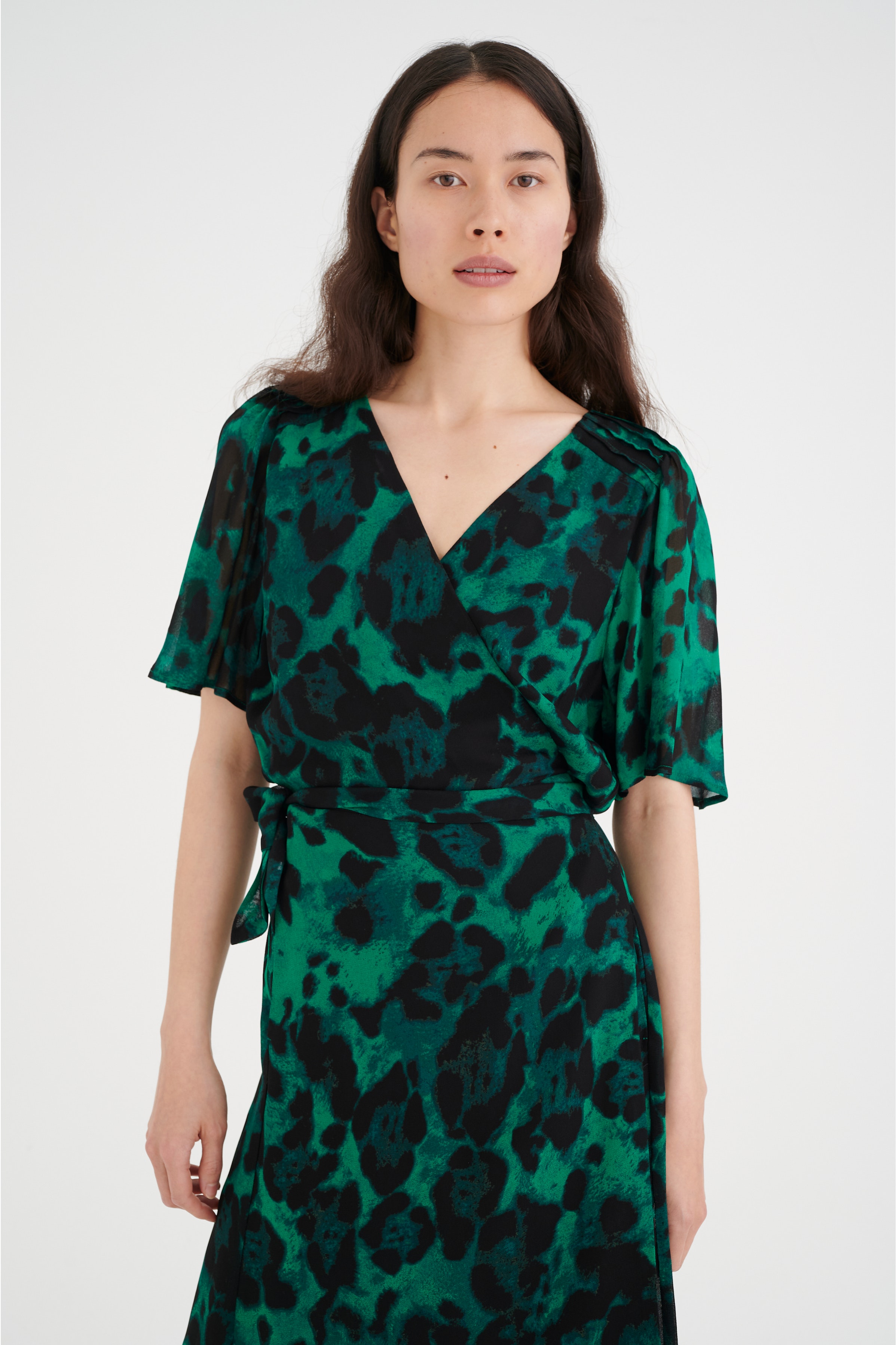 YasmeenIW Kjole LOOKBOOK FRONT 30106418-300774