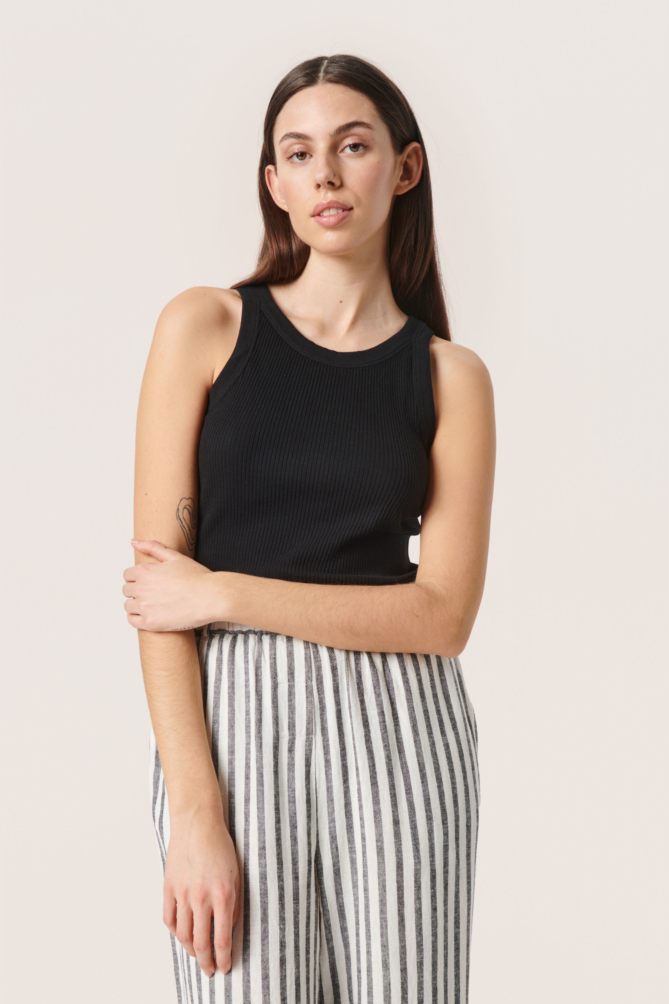 SLSimone Top LOOKBOOK FRONT 30406067-194008