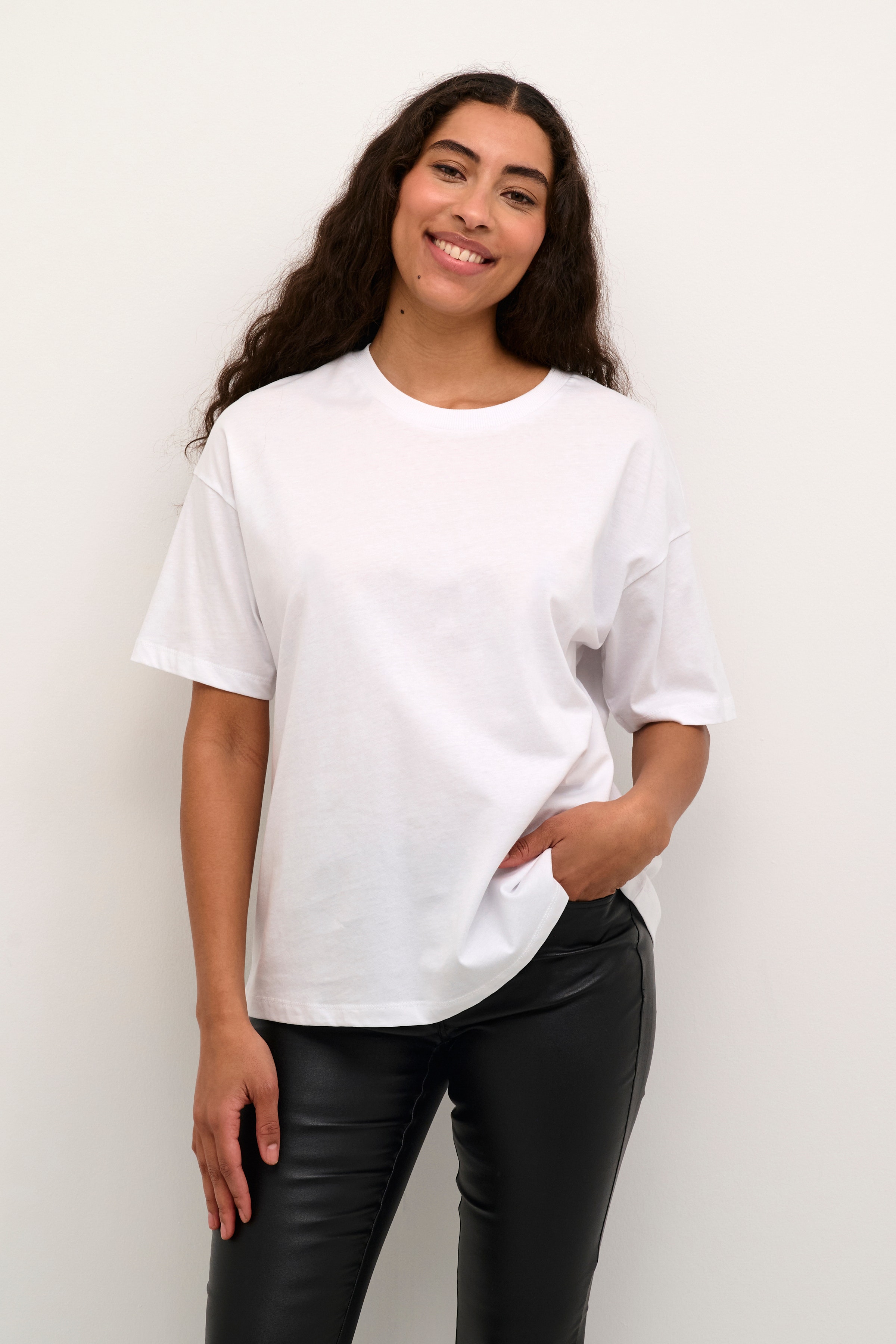 KAtrine T-shirt LOOKBOOK FRONT 10552312-110601