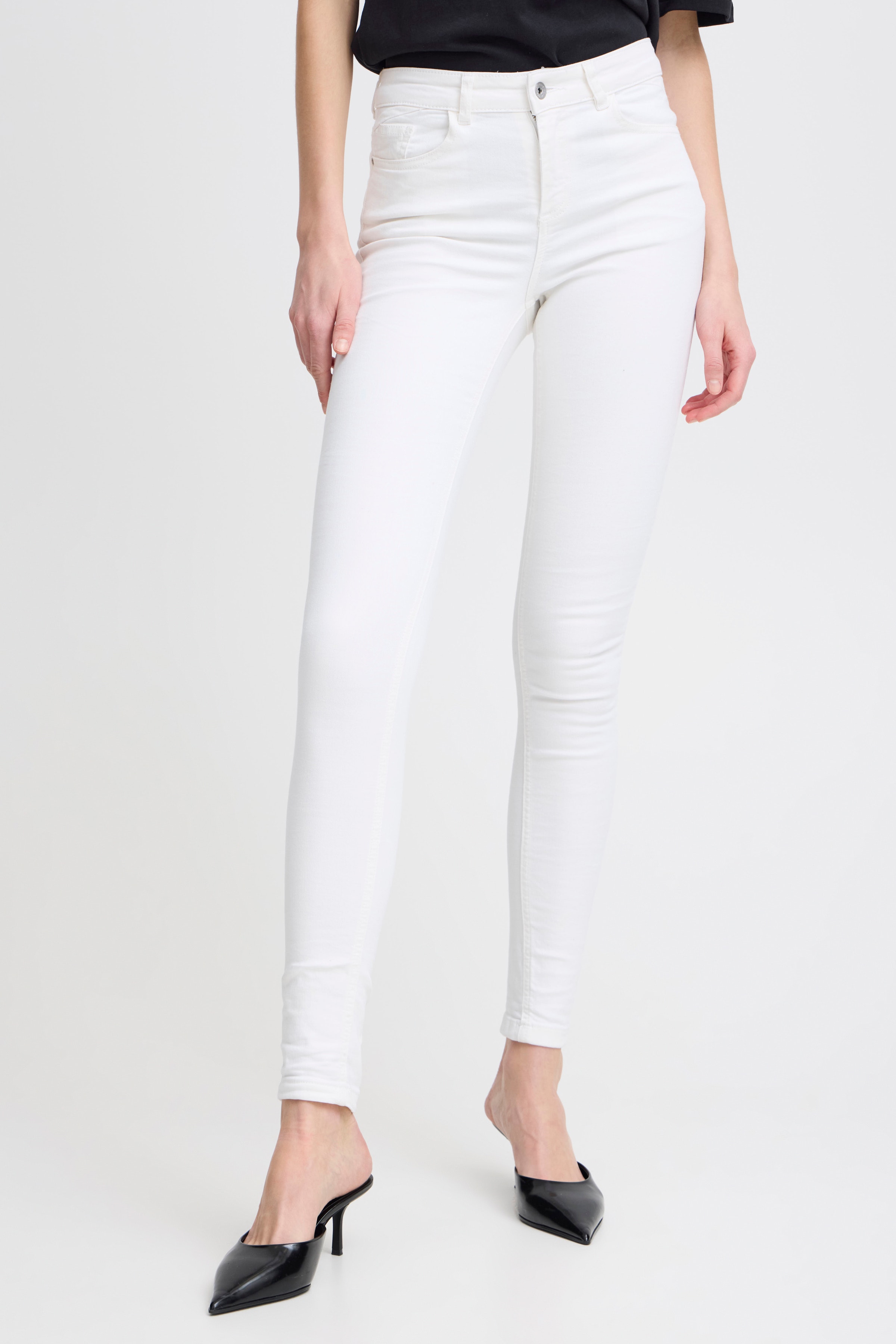 Lola Jeans LOOKBOOK FRONT 20803214-114800