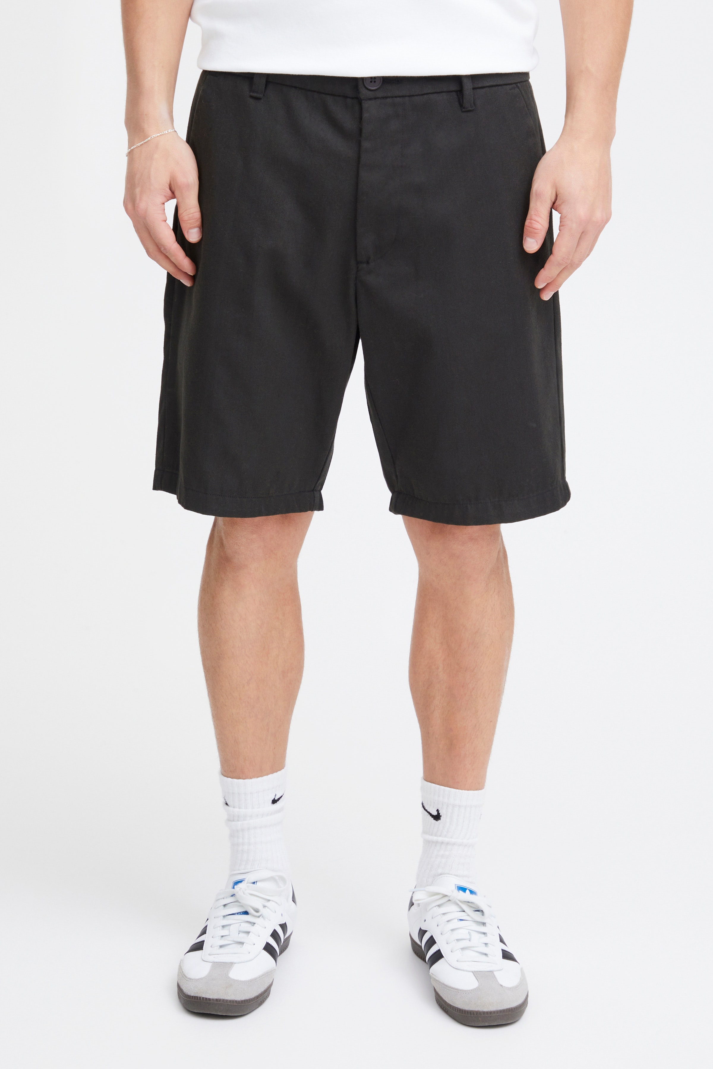 SDELDRIC Shorts LOOKBOOK FRONT 21107653-194008