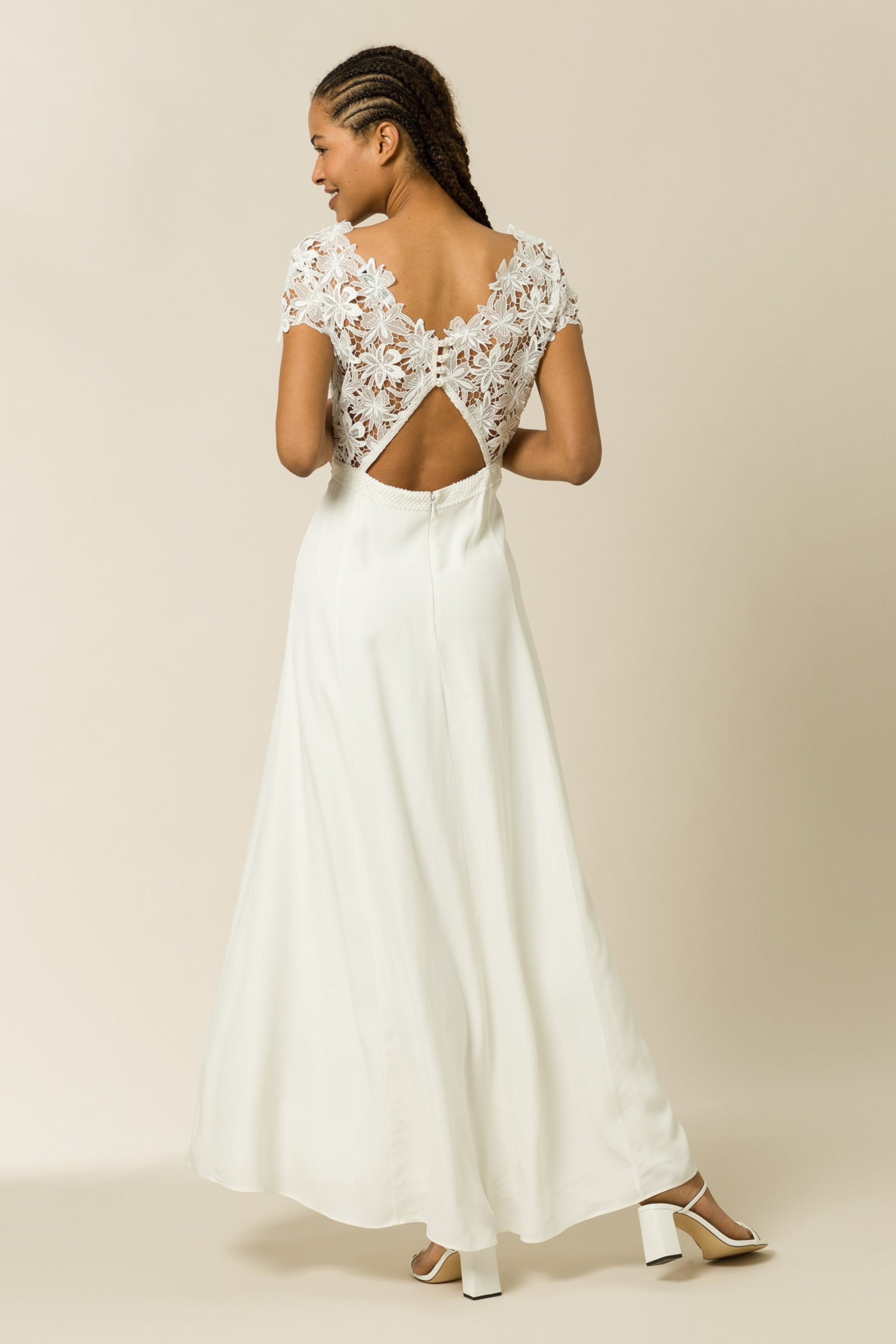 MARY Dress LOOKBOOK FRONT 30600200-WH010