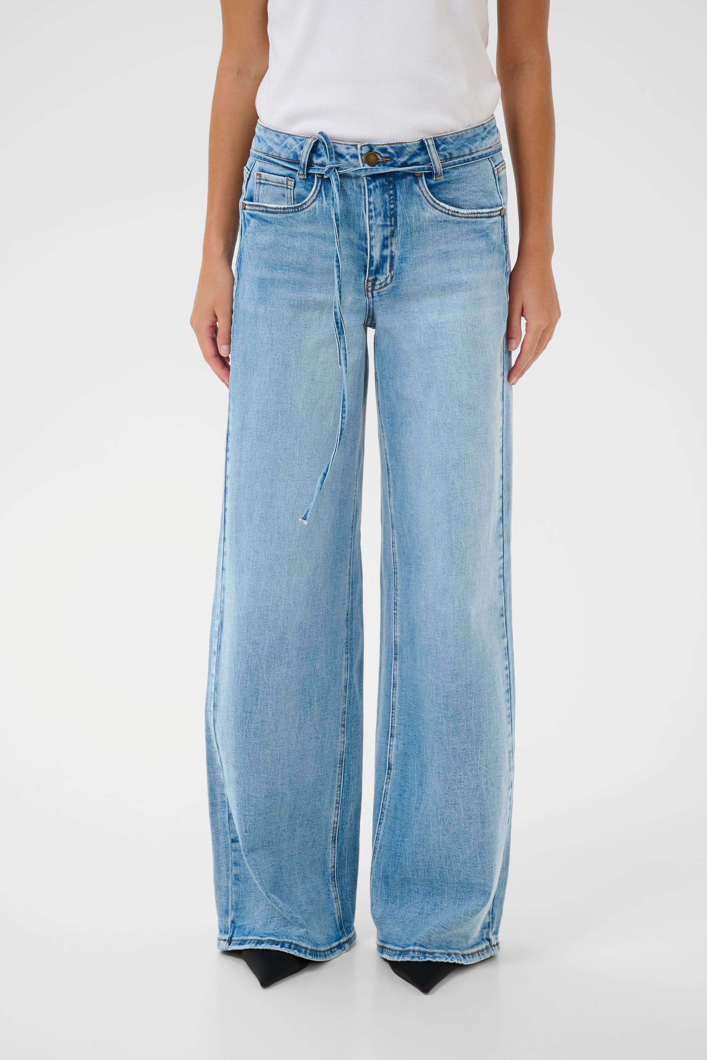MWKaro 144 Mid X-Wide Jeans LOOKBOOK FRONT 10705256-100046