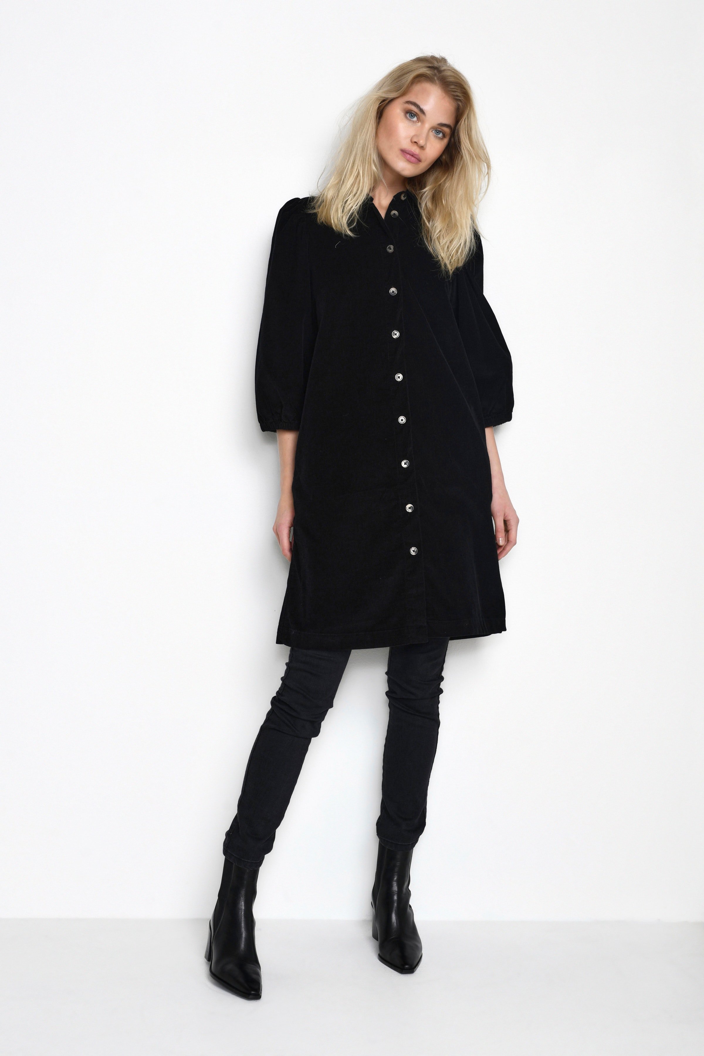 KAeva Kjole LOOKBOOK FRONT 10506785-100121