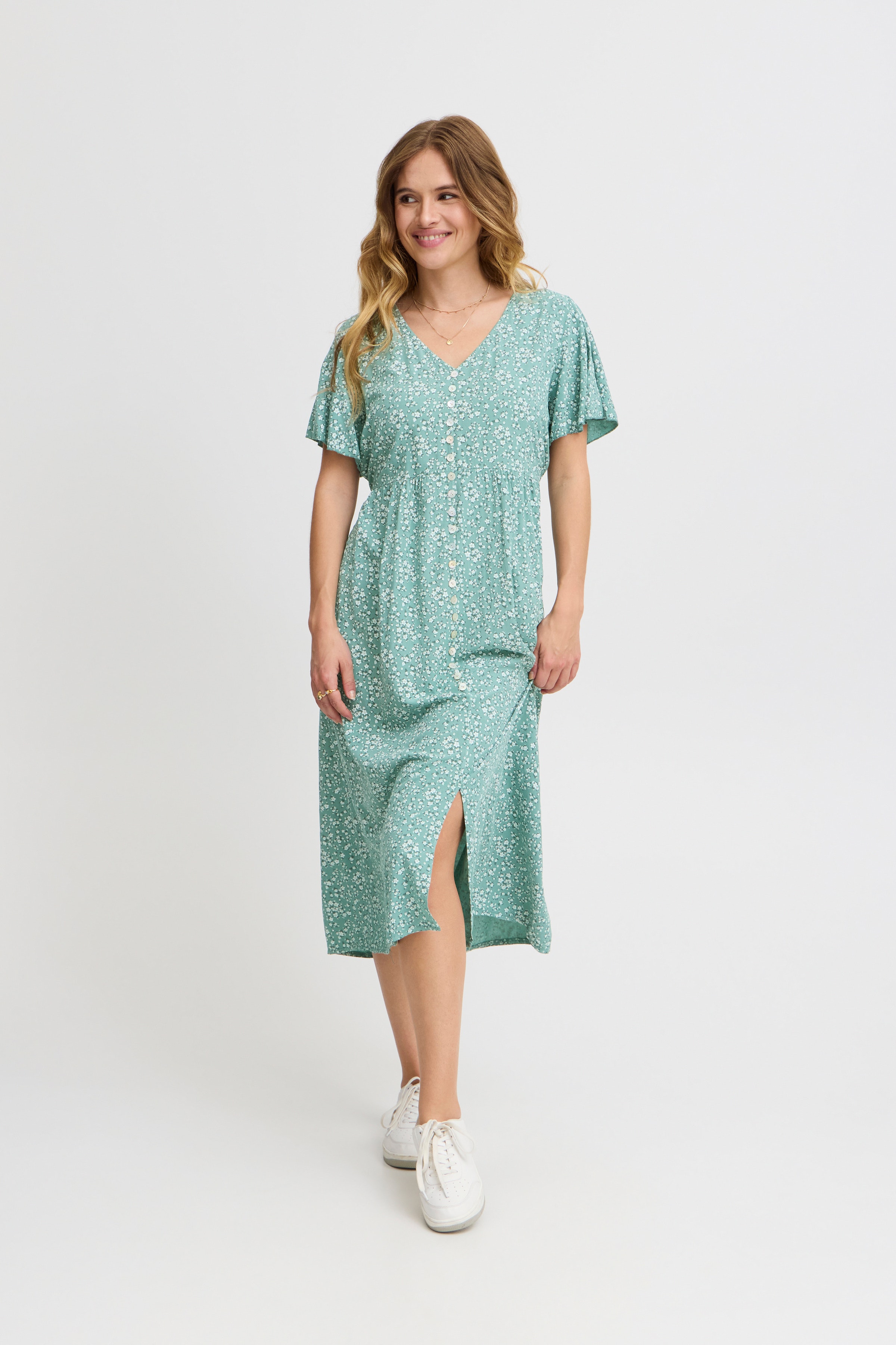 SBGINA Kjole LOOKBOOK FRONT 22100558-165907