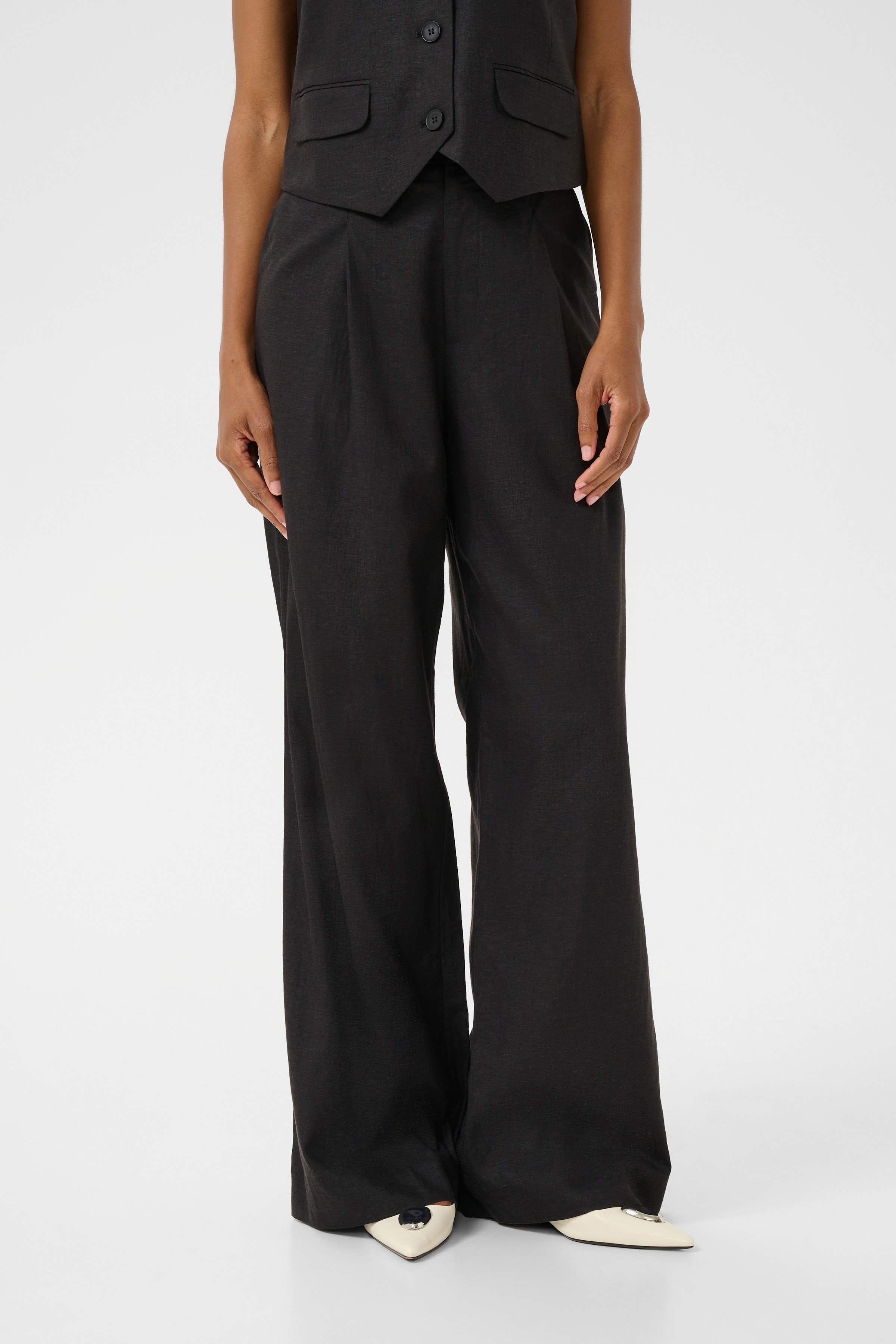 ElarahGZ Trousers LOOKBOOK FRONT 10909834-100017