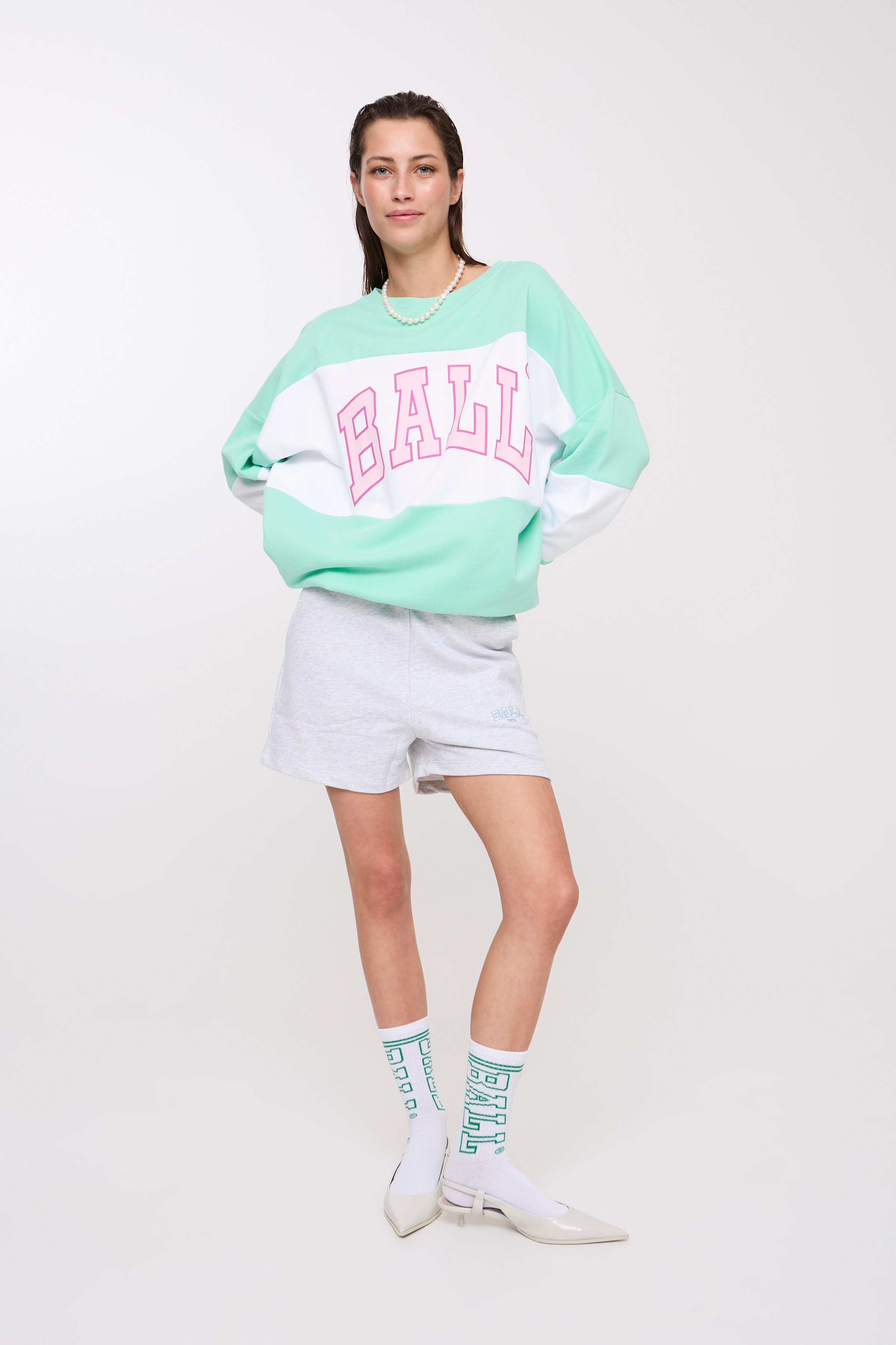 J. ROBINSON SWEATSHIRT LOOKBOOK FRONT 50400046-161460