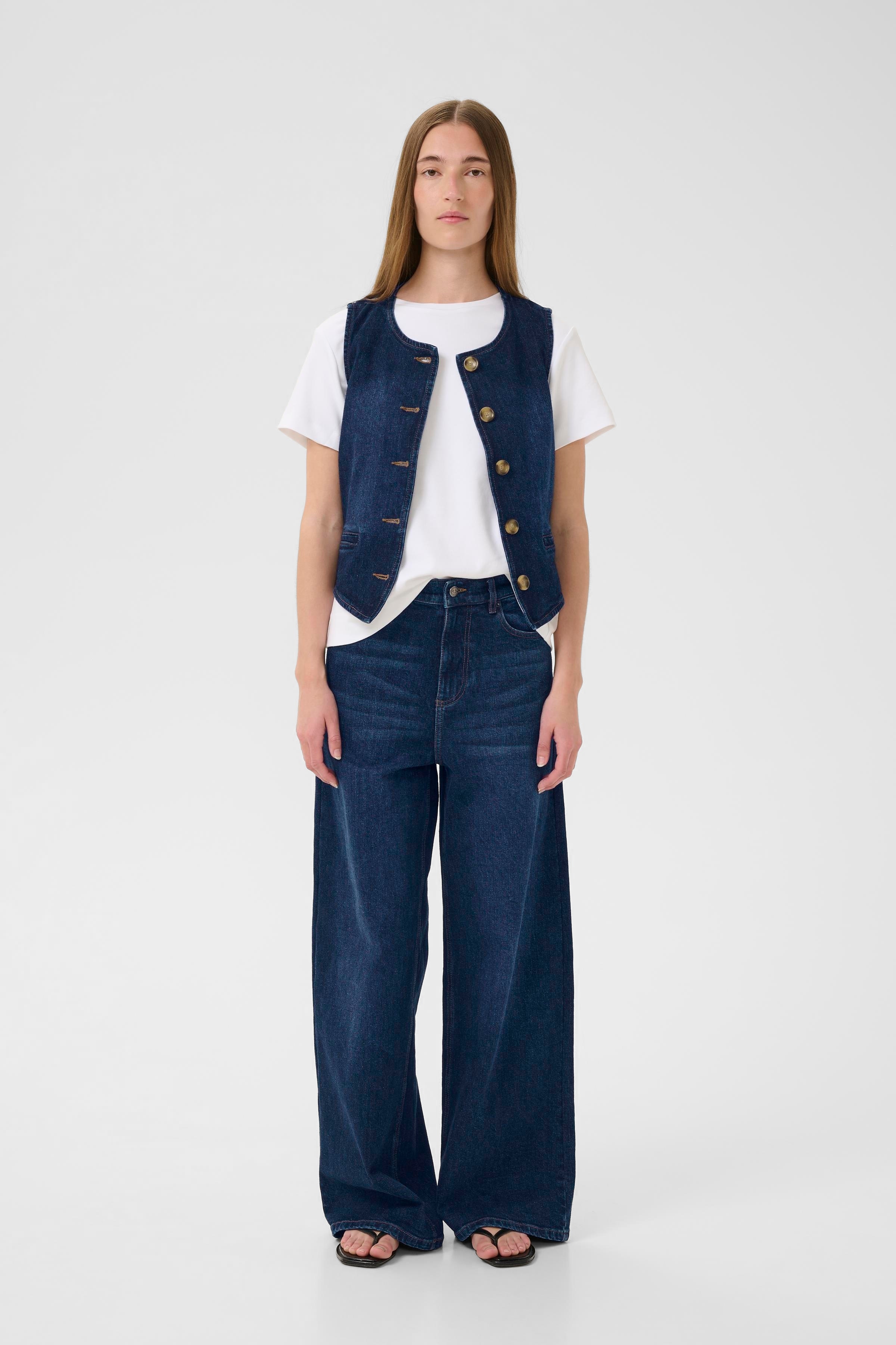NanaIW Denim Waistcoat LOOKBOOK FRONT 30110967-304092