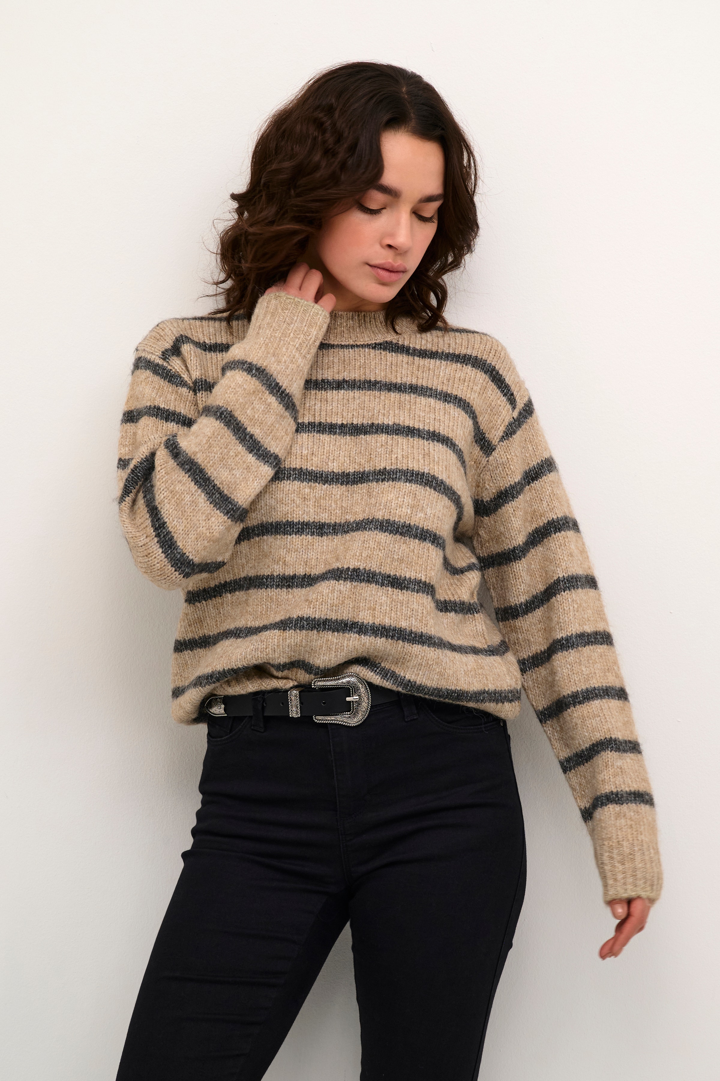 KAtrina Pullover LOOKBOOK FRONT 10509257-106658