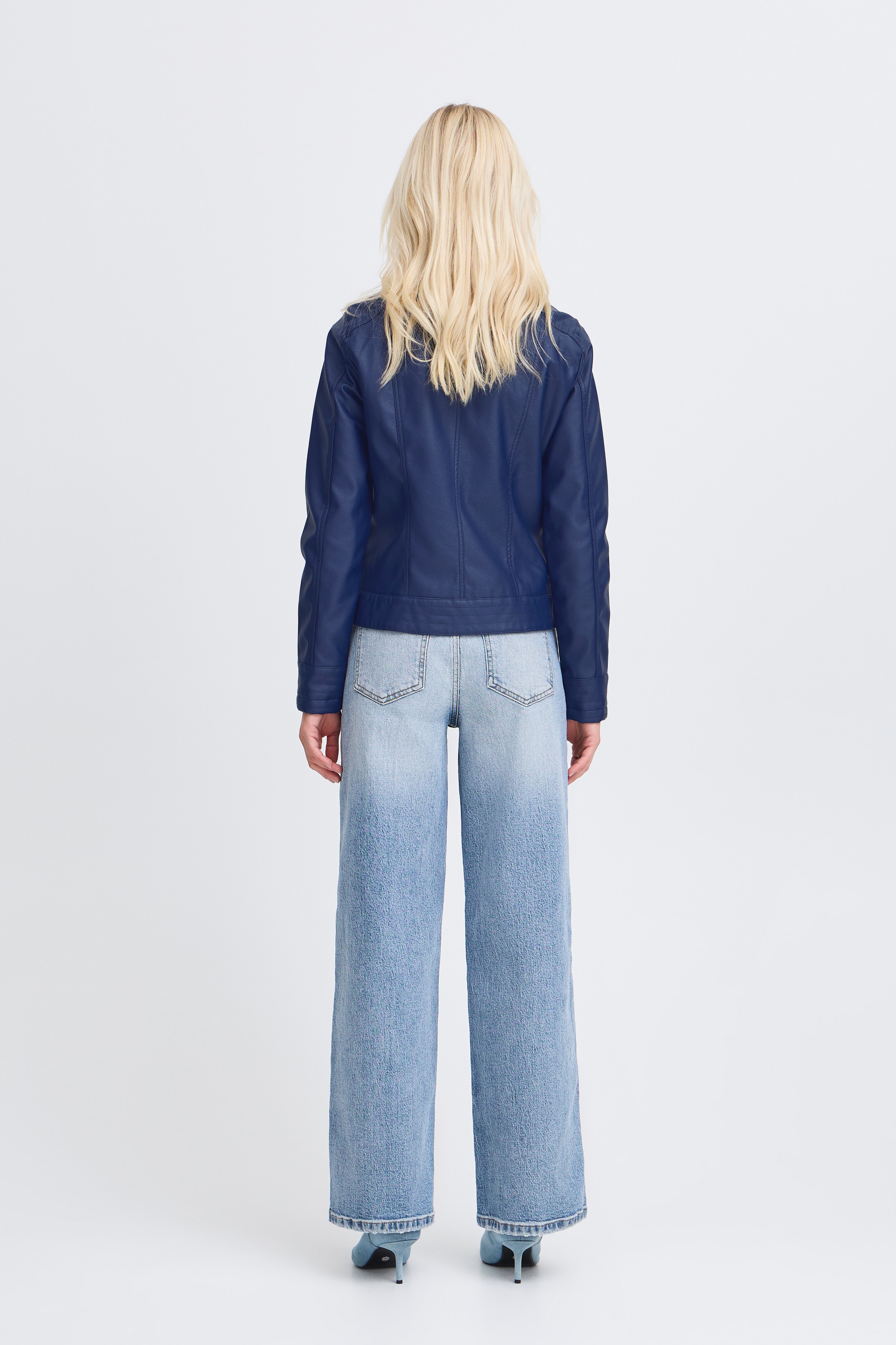 BYACOM Ytterplagg LOOKBOOK BACK 20809396-193933