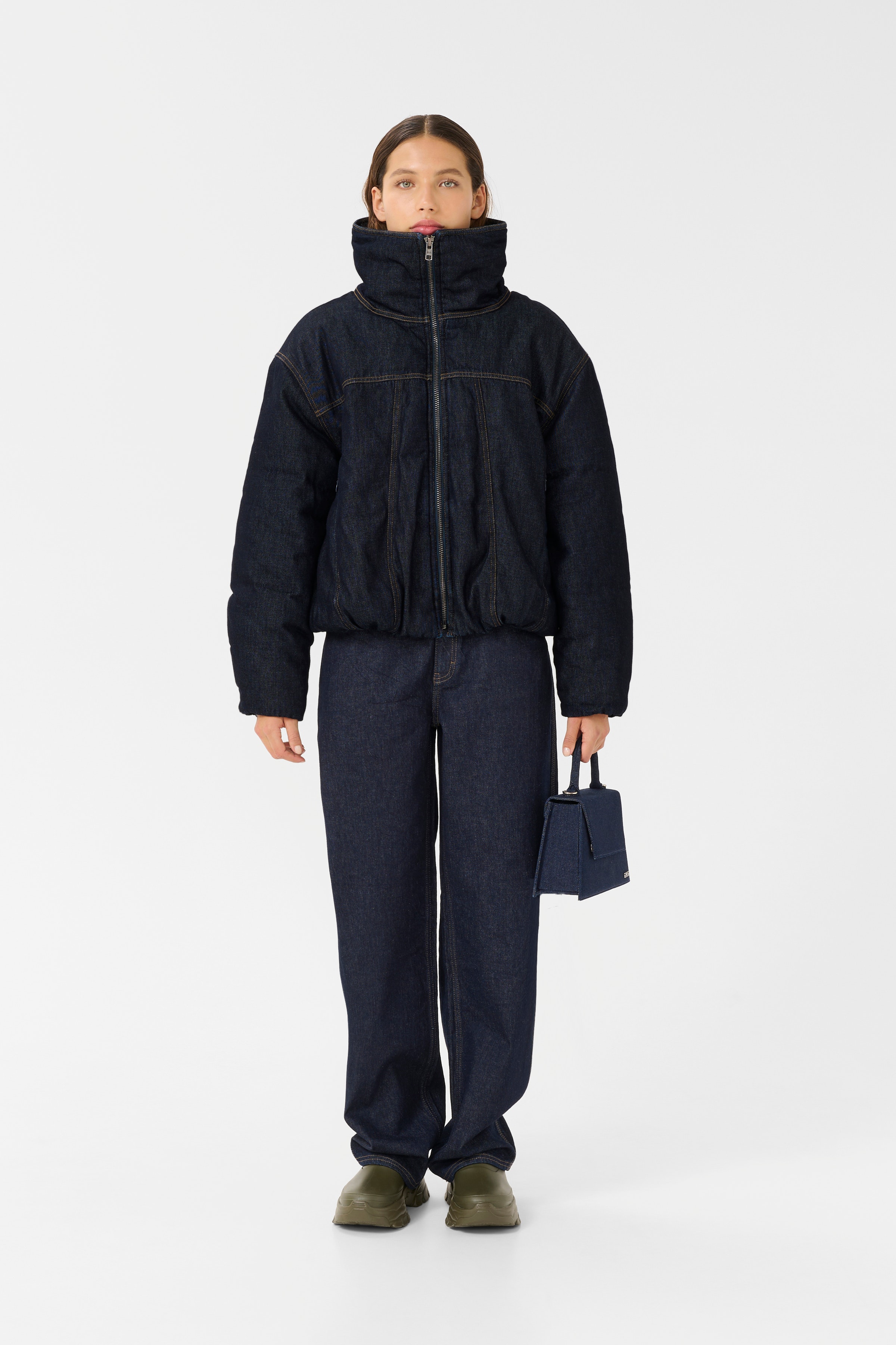 GZrinova Outerwear LOOKBOOK FRONT 10910331-107762