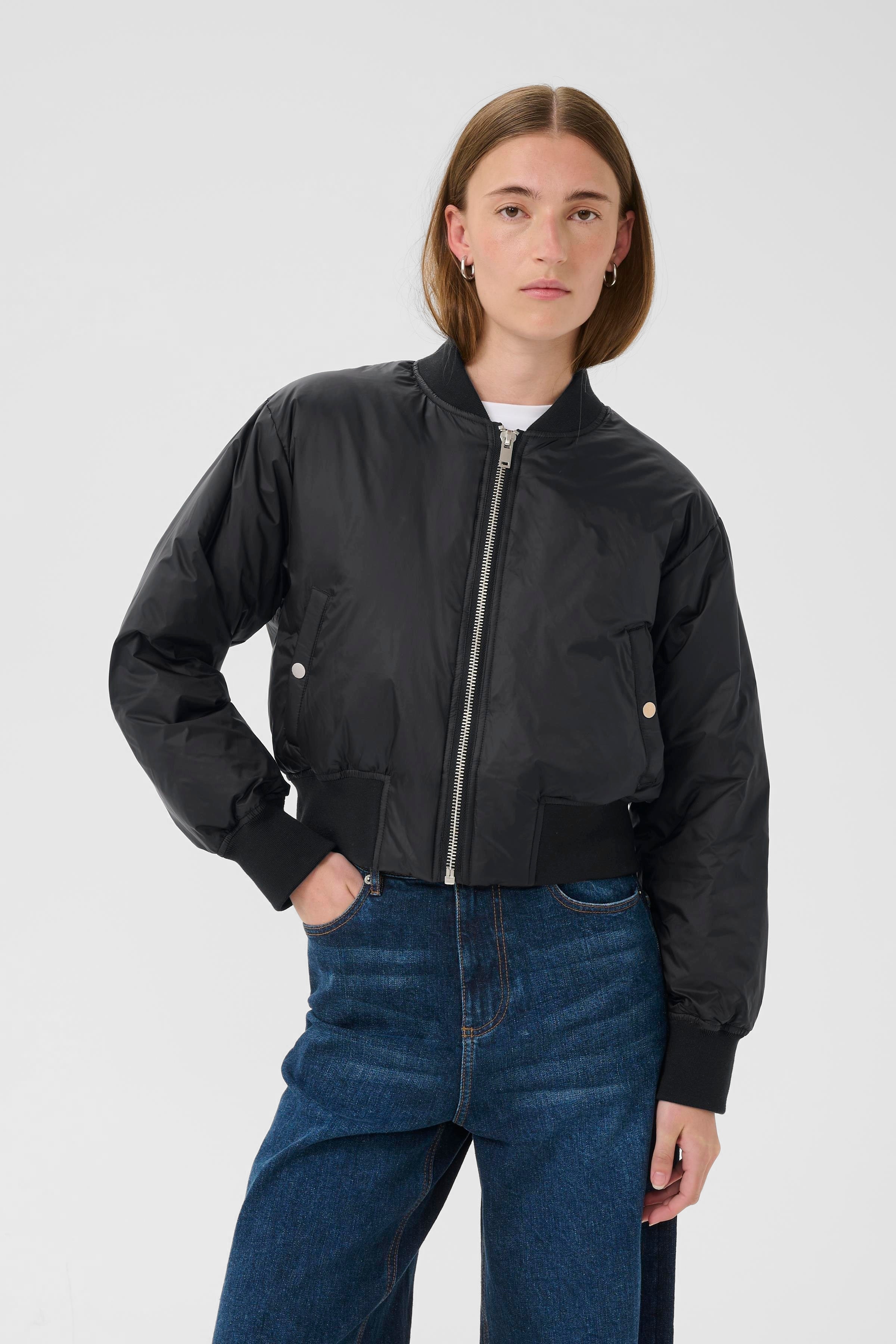 KialinnIW Cropped bomber Jacke LOOKBOOK FRONT 30110657-194008