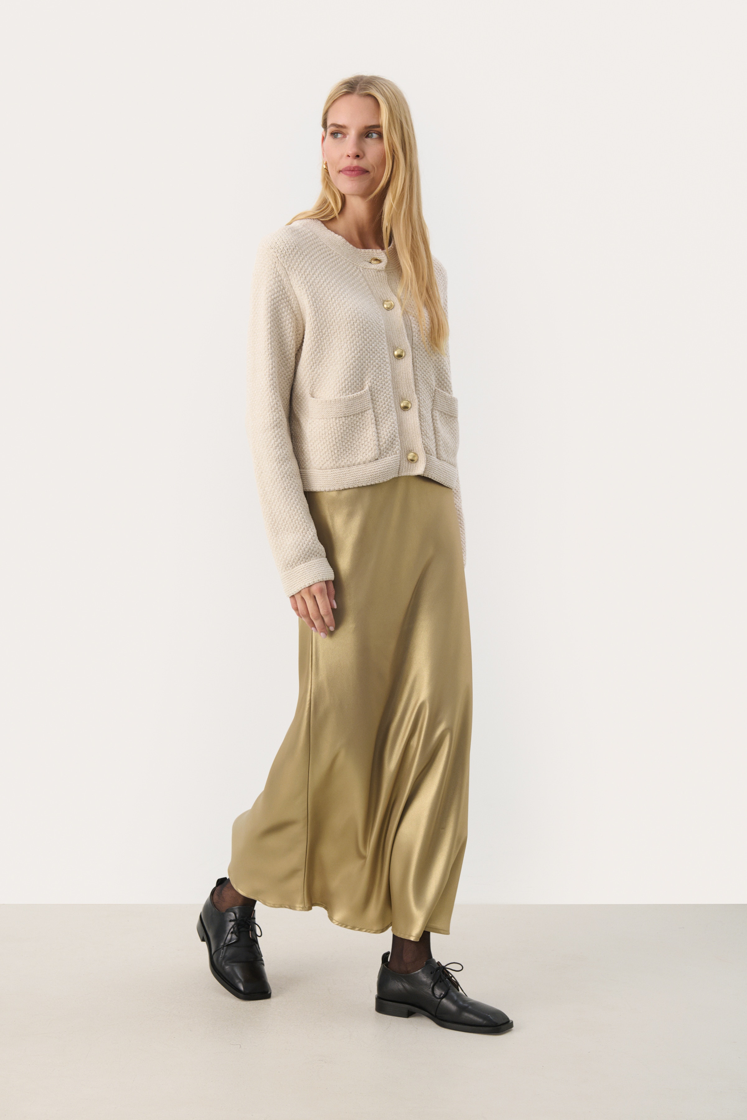 MikaPW Cardigan LOOKBOOK FRONT 30309122-130400