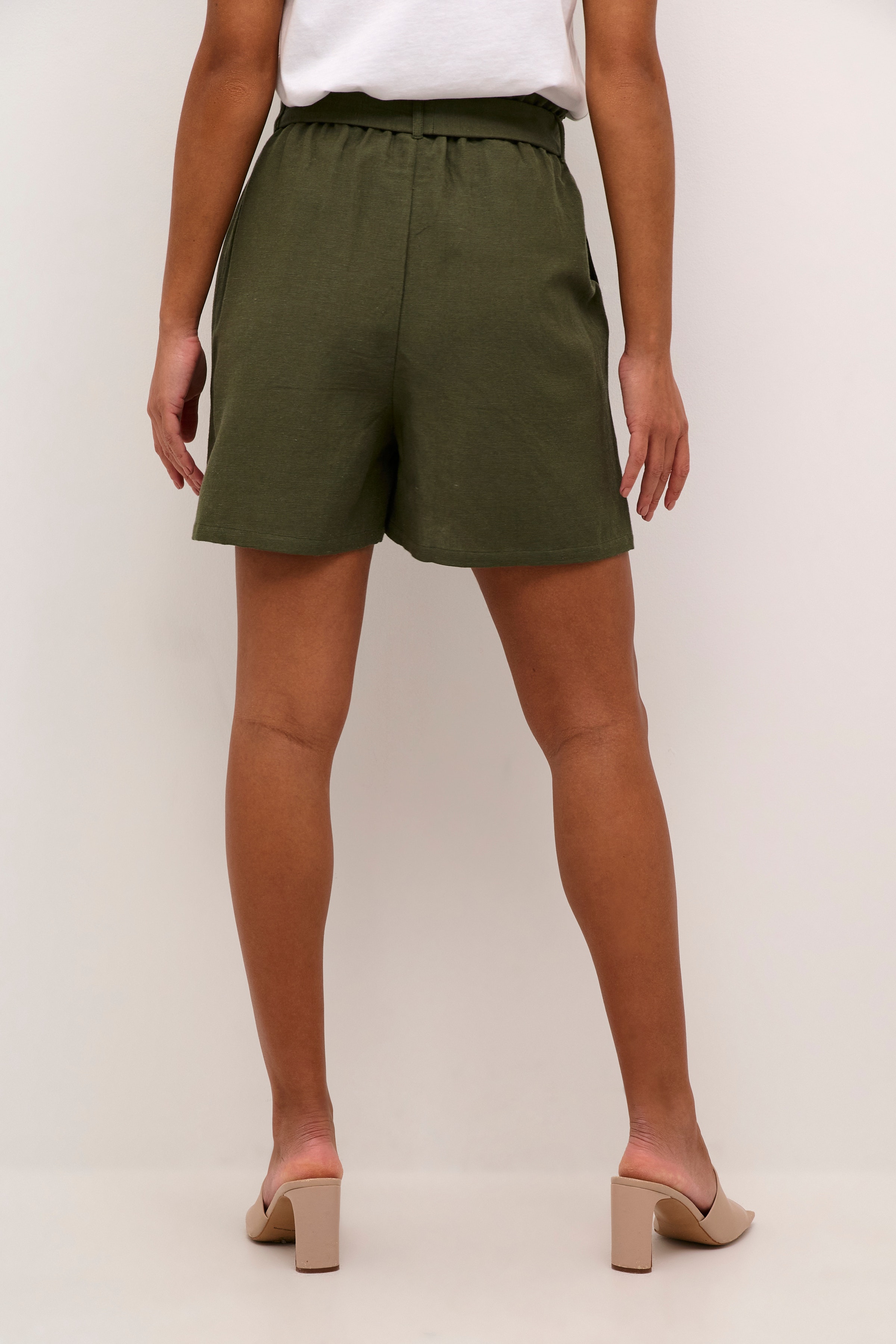 KAlillie Shorts LOOKBOOK BACK 10509493-190511