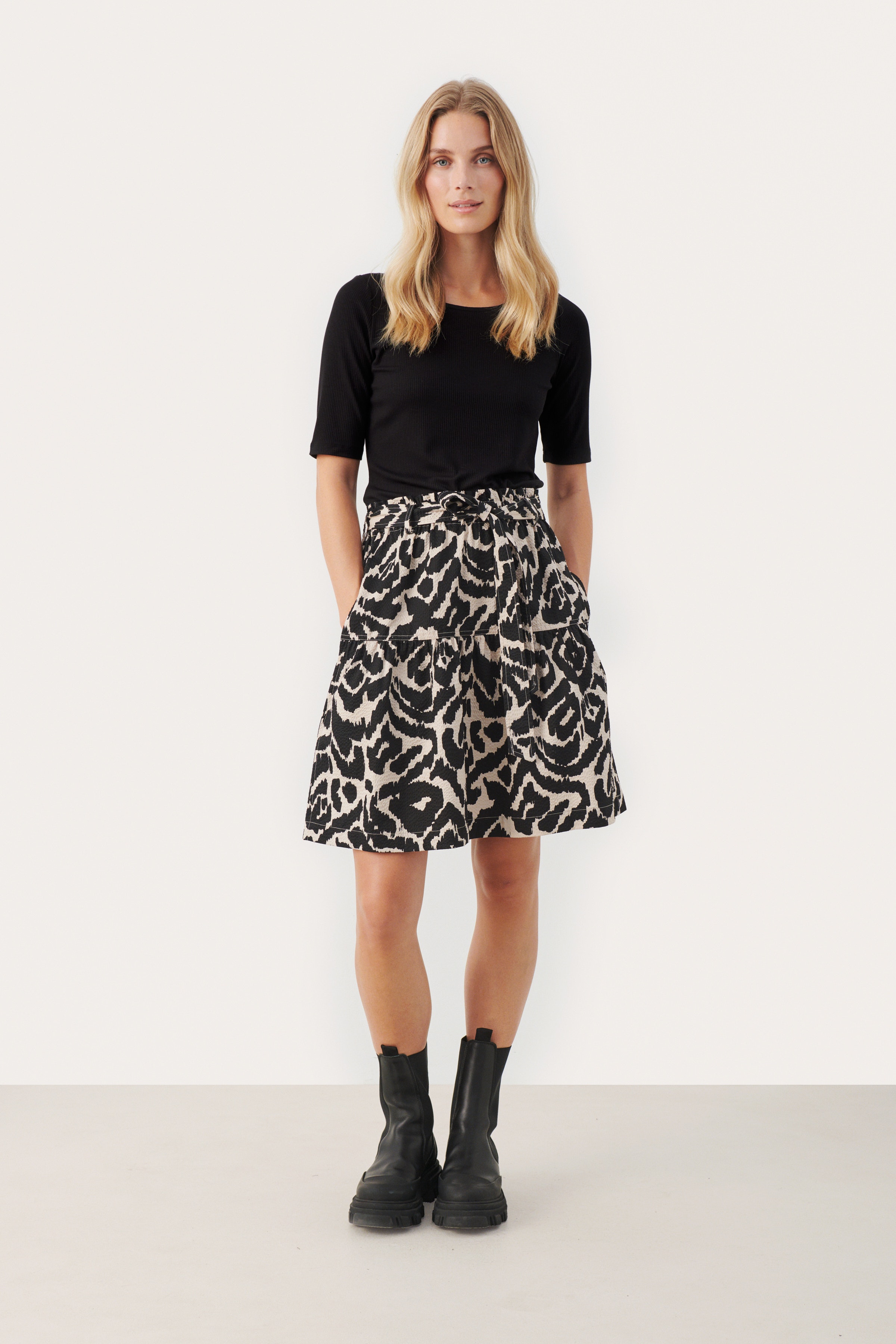 CelianesPW Skirt LOOKBOOK FRONT 30308336-302383