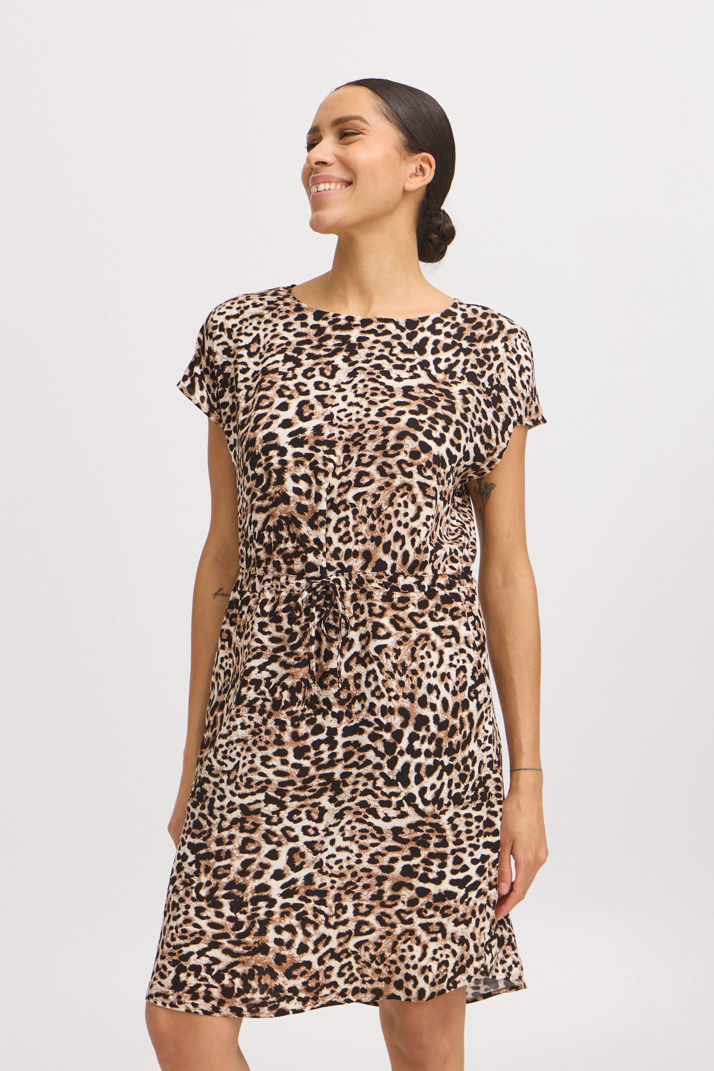 BYMMJOELLA Dress LOOKBOOK FRONT 20811226-204522