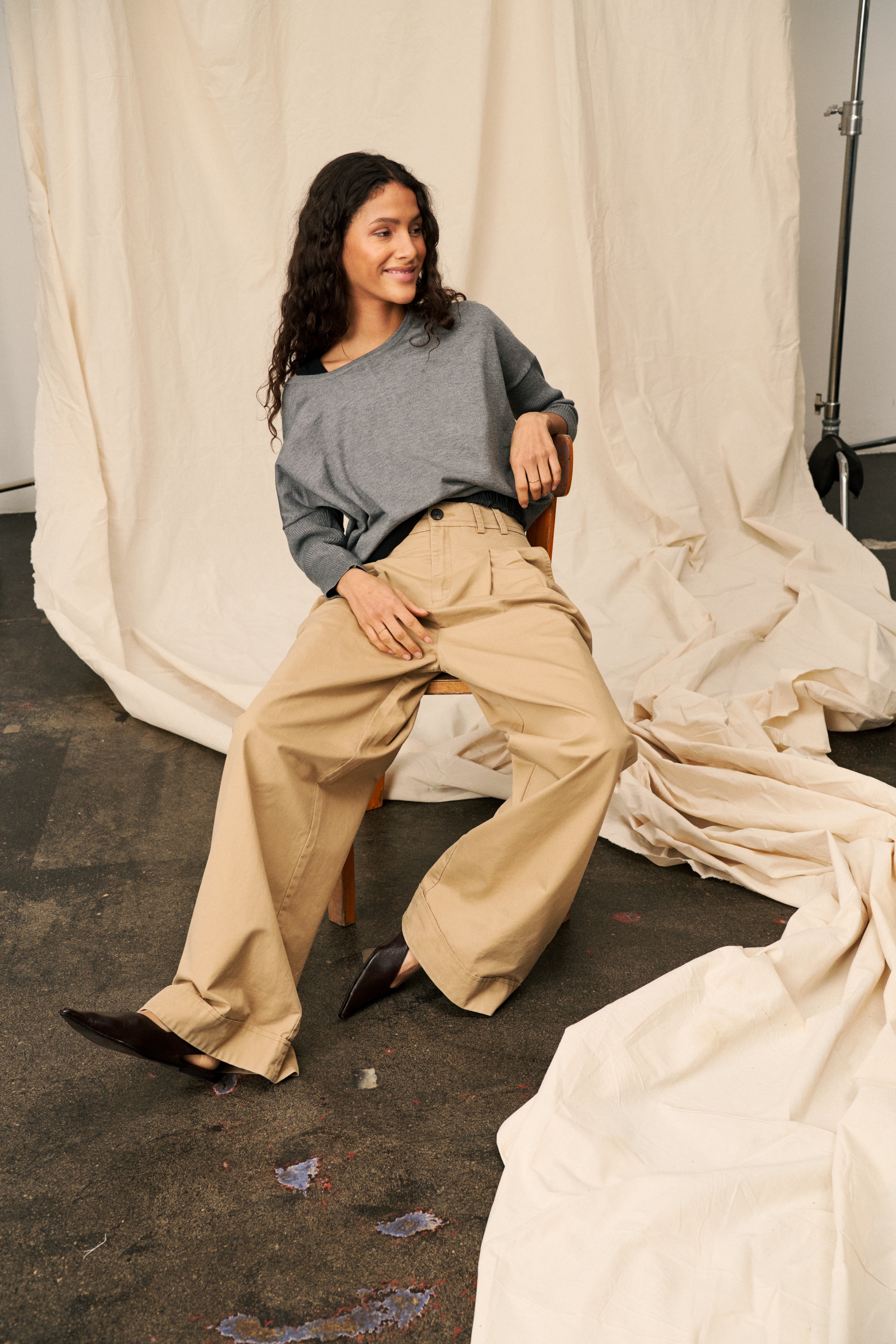 MilaSZ R-Neck Pullover
 LOCATION NONE 30500003-1739141