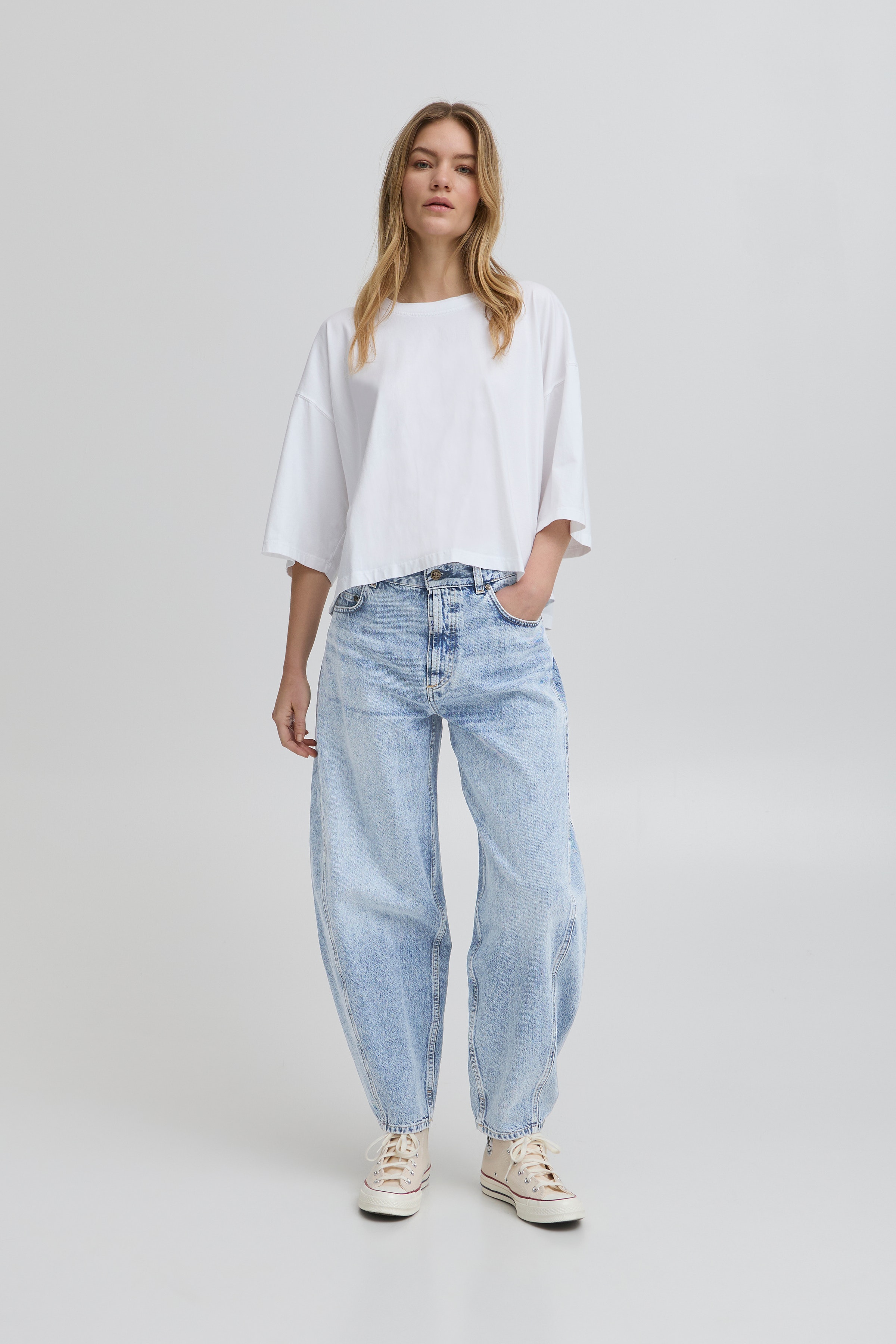 BACAVI  Curved Jeans LOOKBOOK FRONT 50405101-204625