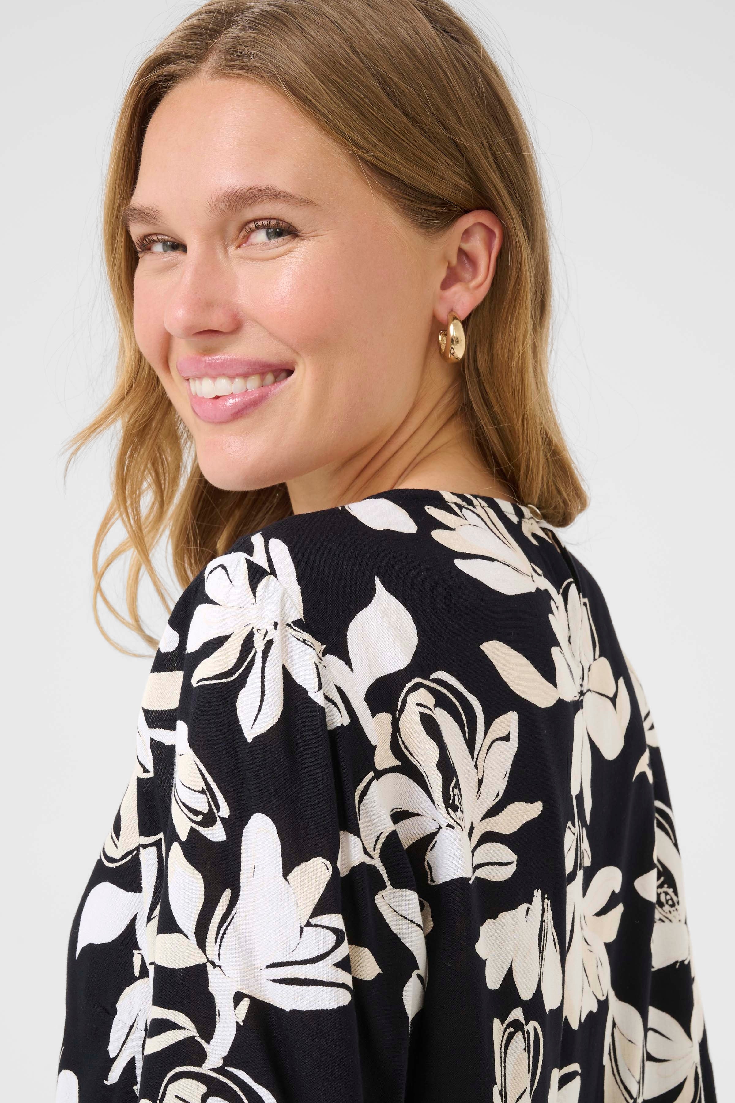 BPebba Blus LOOKBOOK DETAIL 10590825-107373B