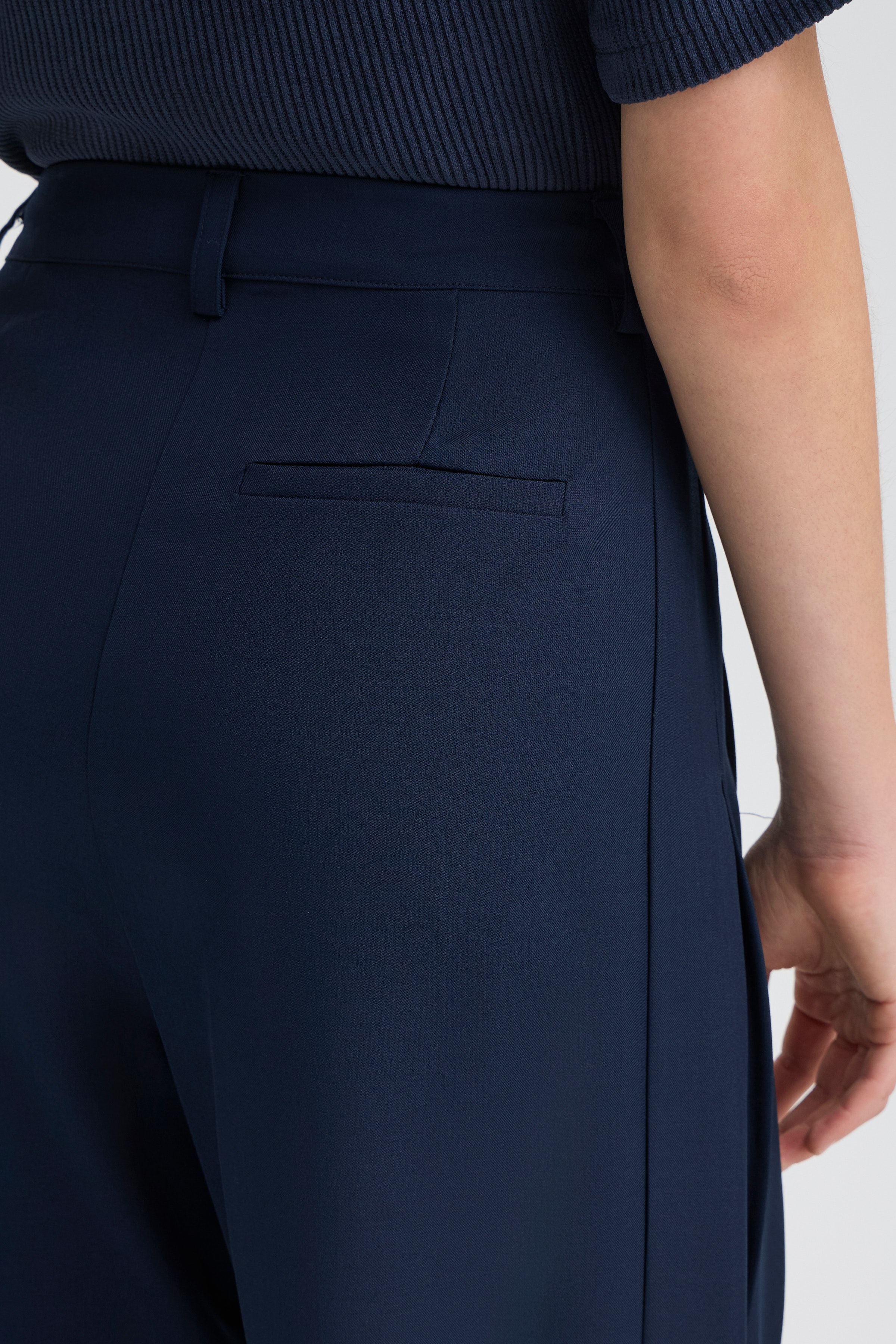 IHERINA Trousers LOOKBOOK DETAIL 20125031-194013