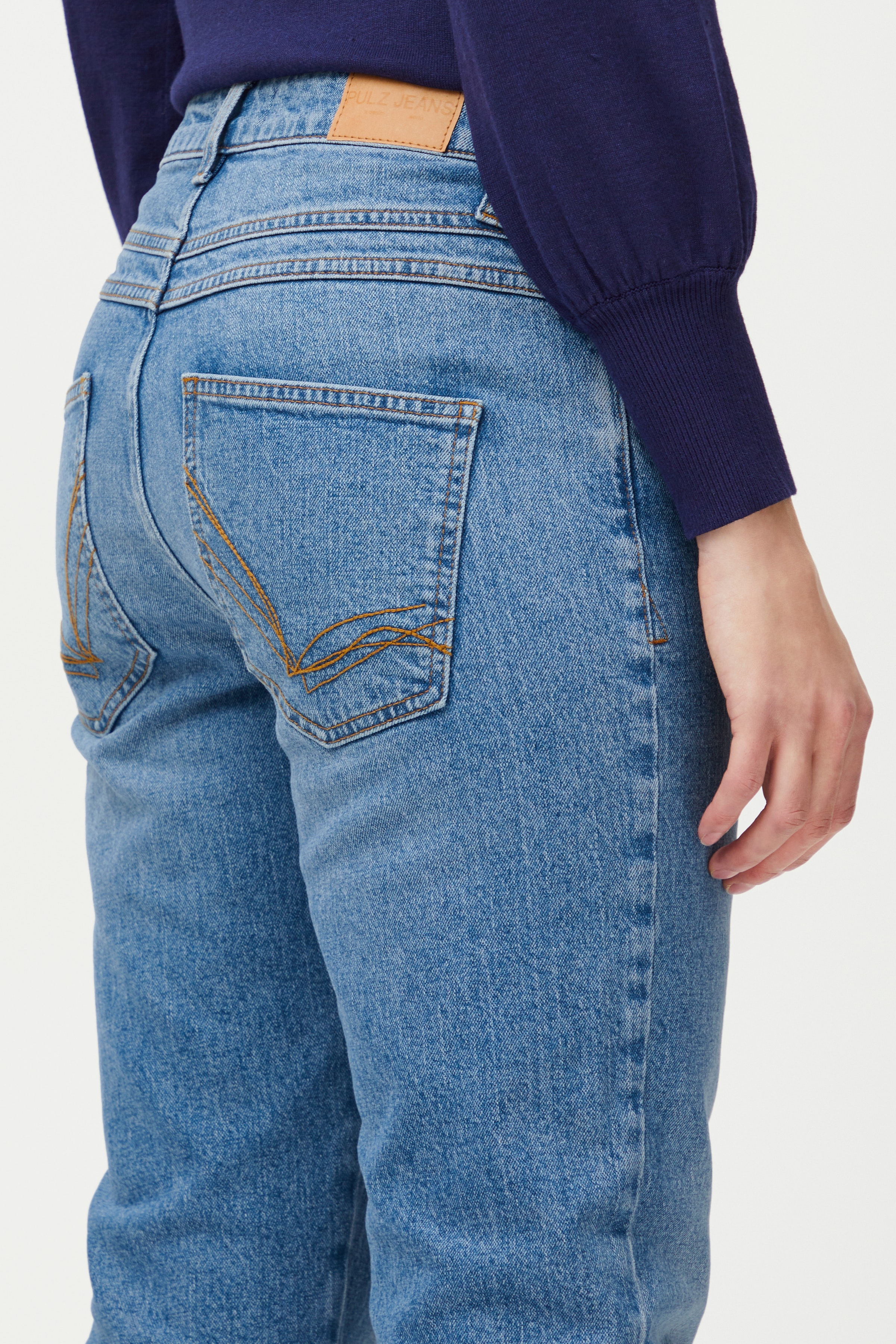 PZODETTA  Loose Jeans Straight Leg LOOKBOOK DETAIL 50207910-200005