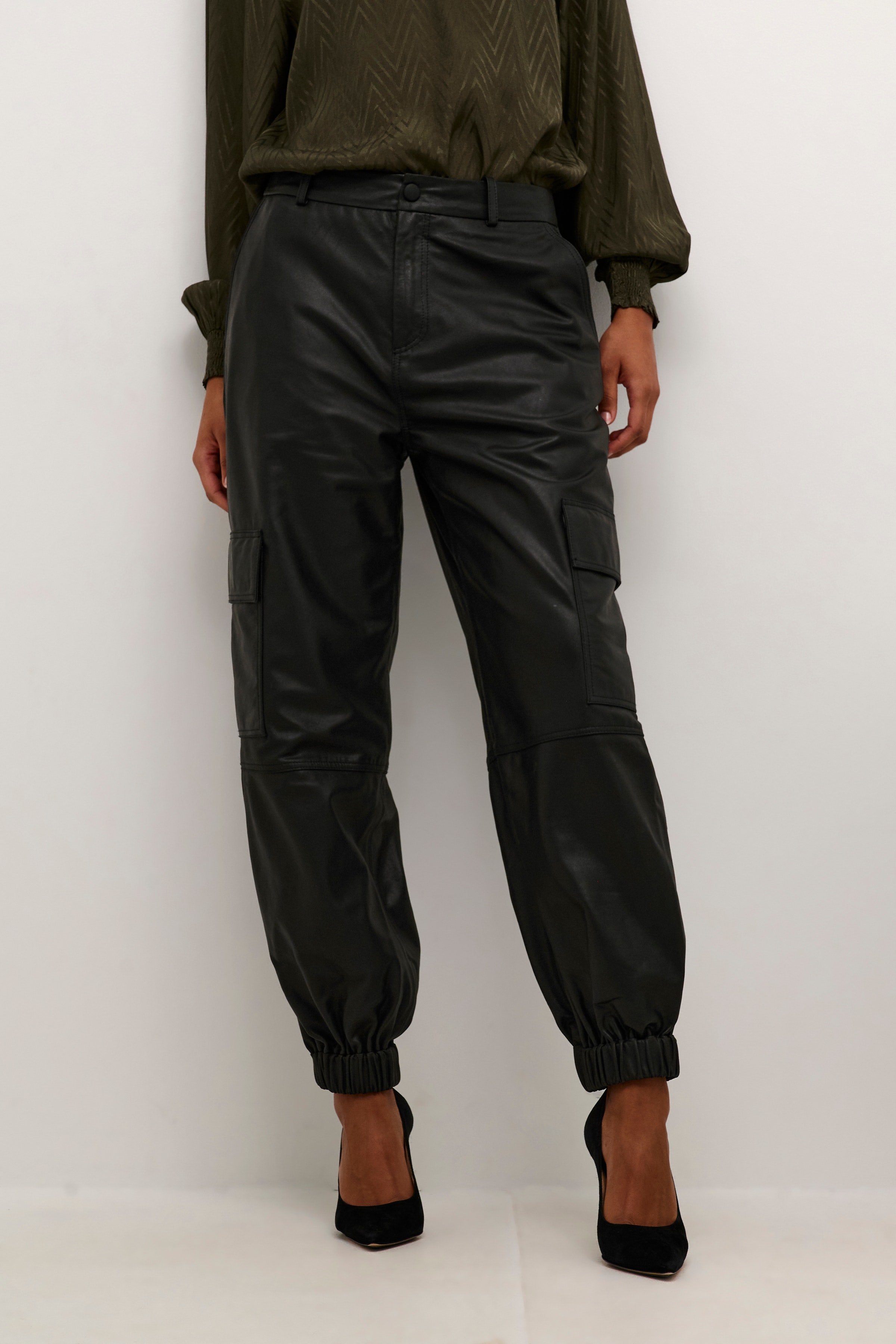 KAmalene Leather trousers LOOKBOOK FRONT 10507887-100121