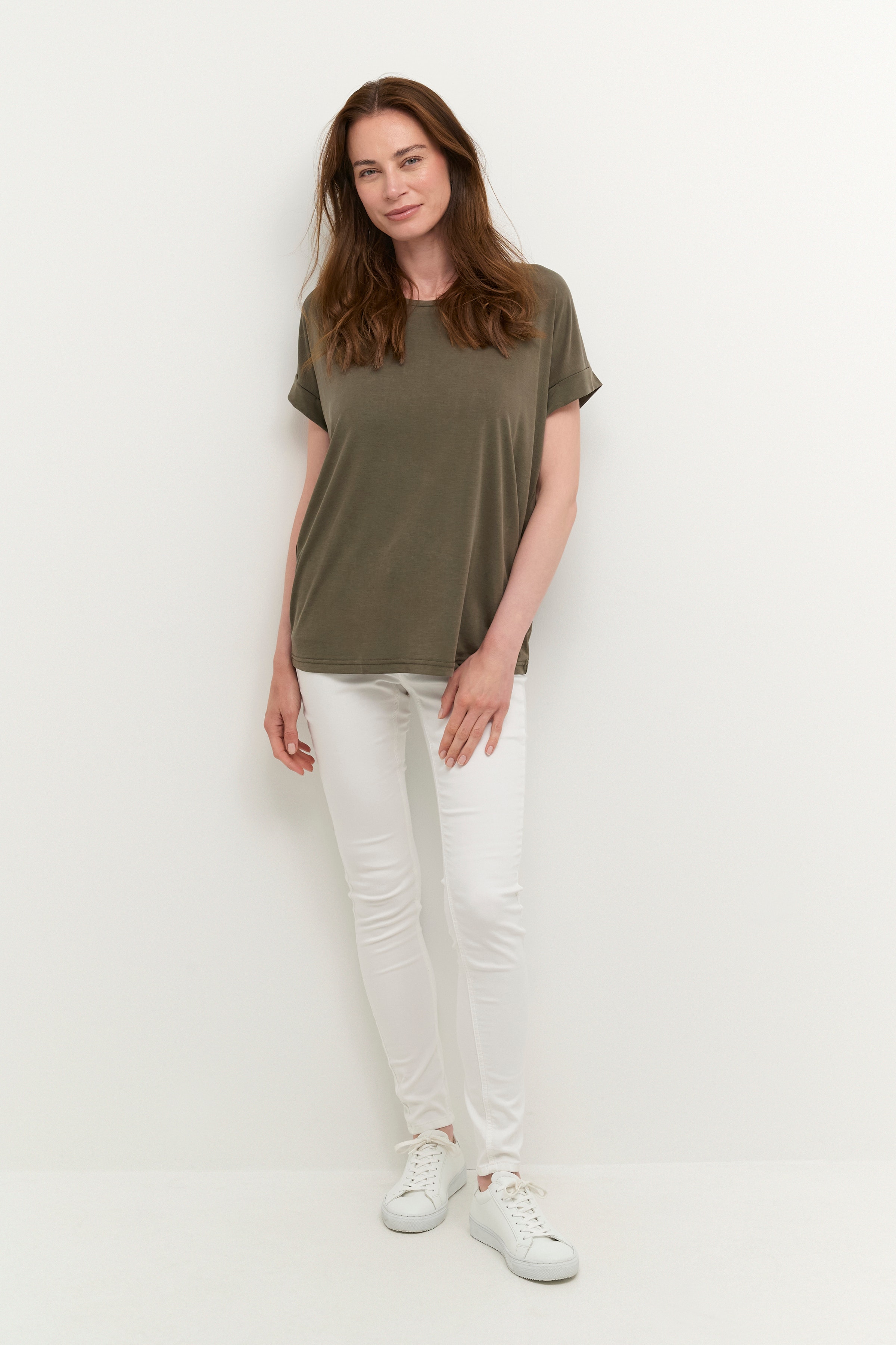 Kajsa T-shirt LOOKBOOK FRONT 50103468-5103405