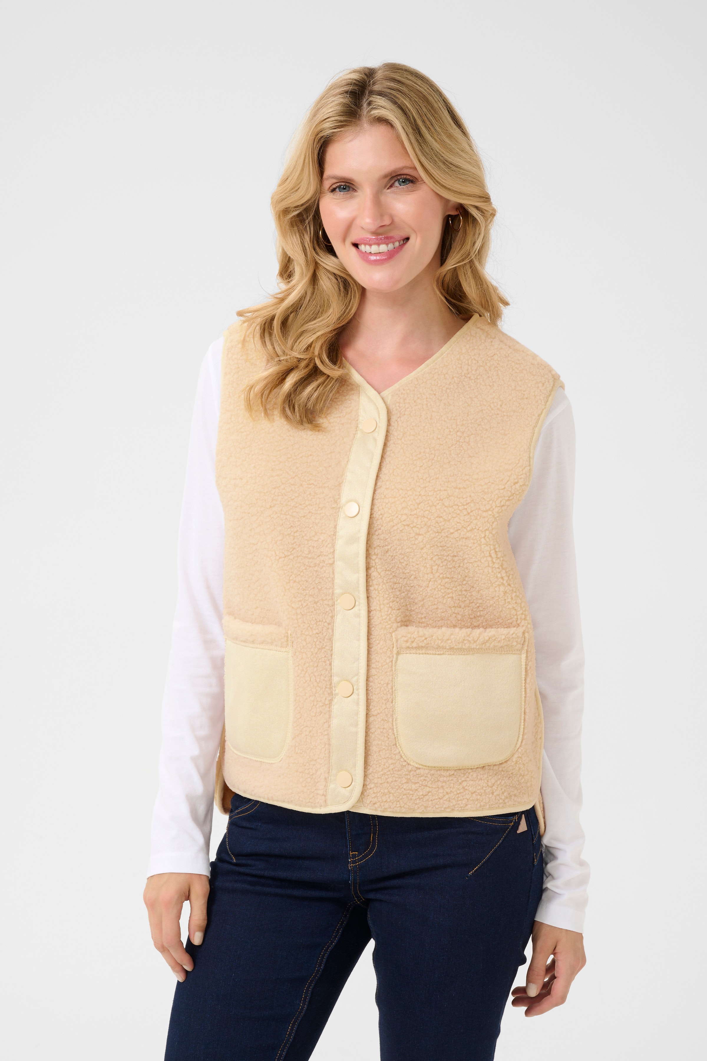 CRBami Warm vest LOOKBOOK FRONT 10613482-130404