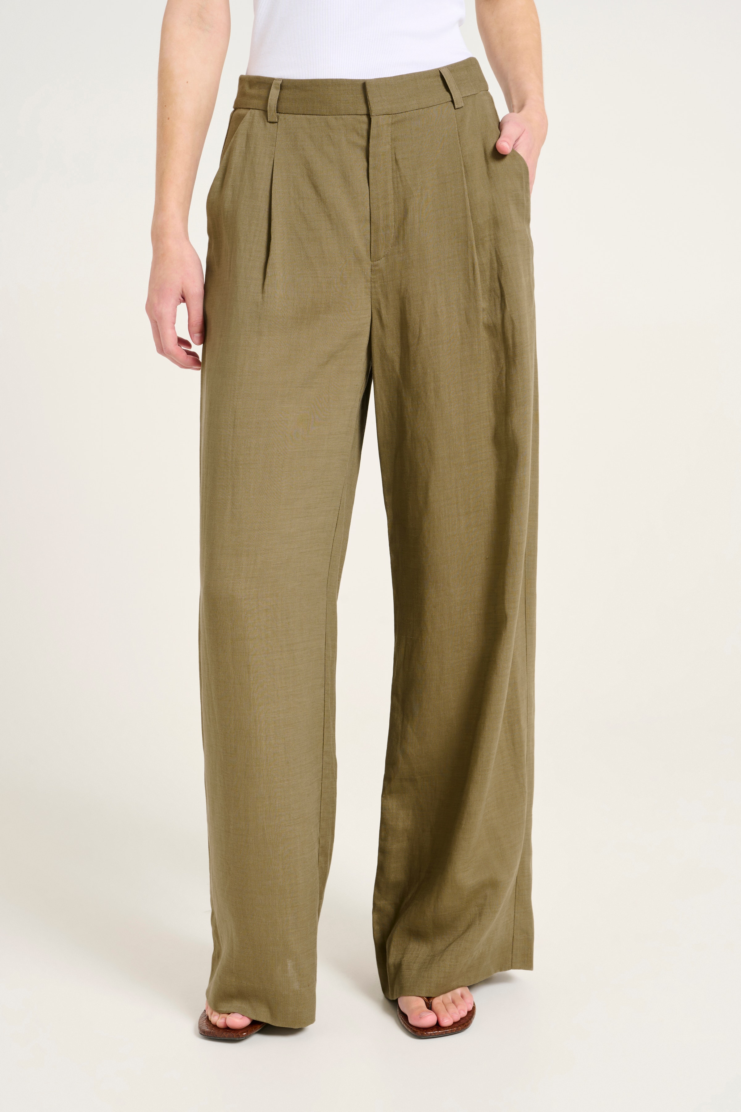 LizaGZ Linnen trousers LOOKBOOK FRONT 10909336-180615