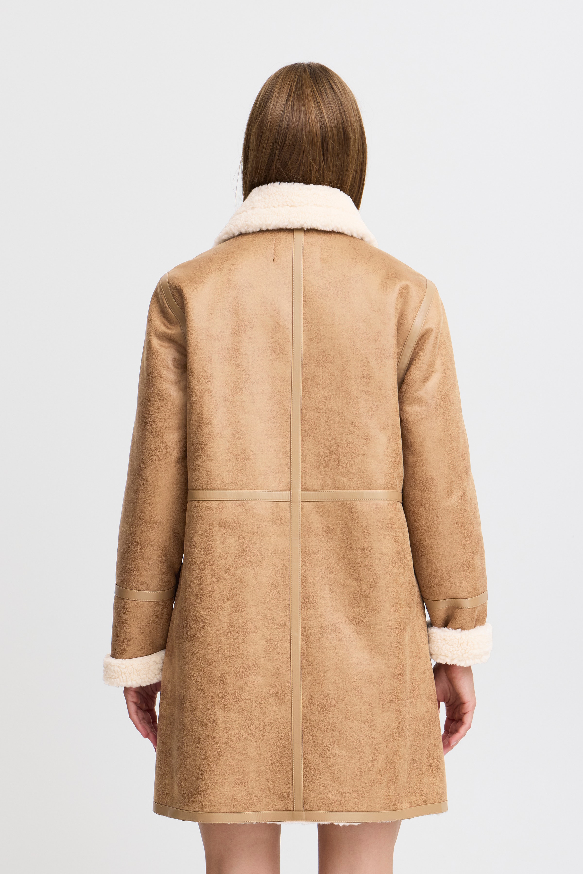 BYASANNE Mantel LOOKBOOK BACK 20815127-201687