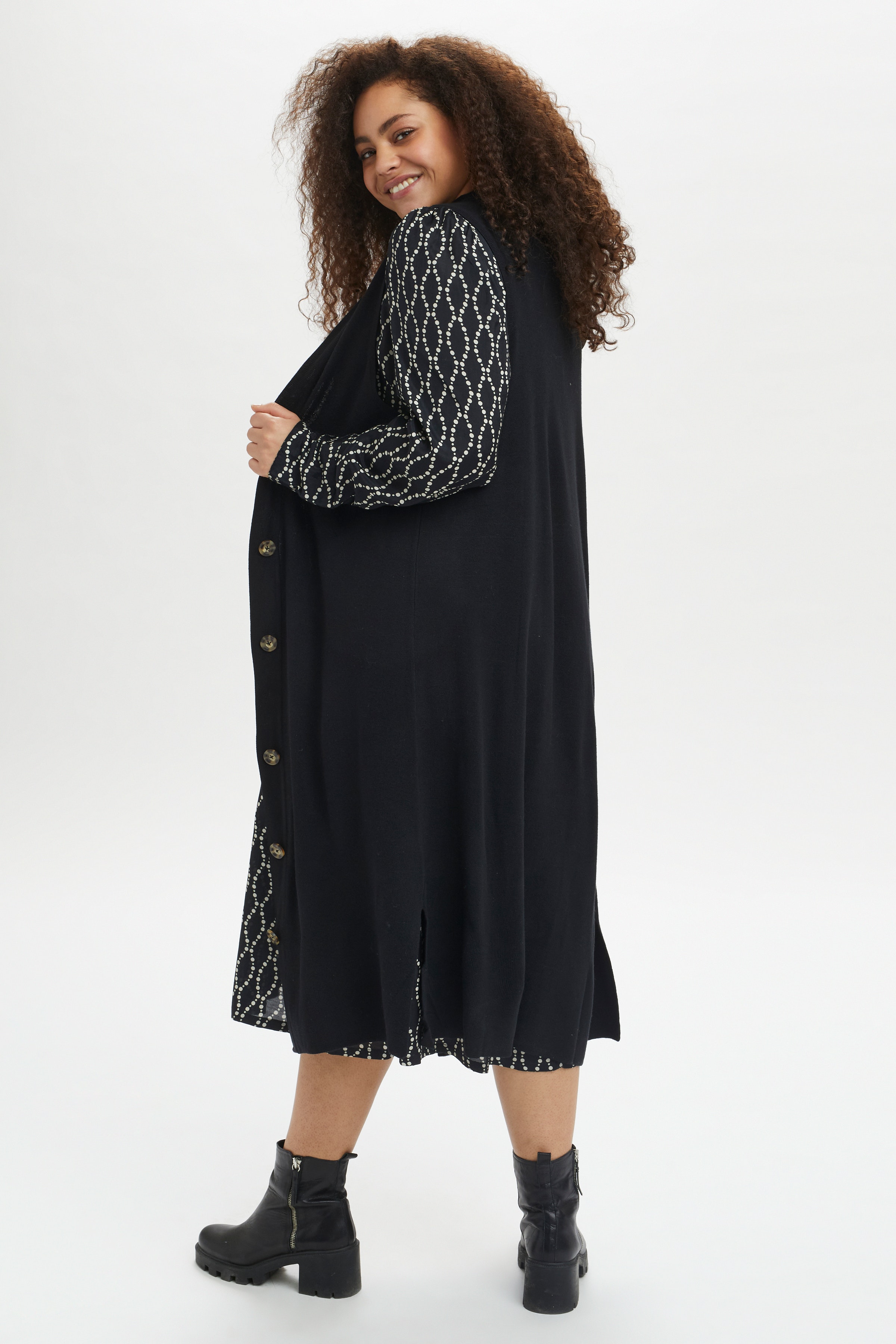 KCkirsen Knitted cardigan LOOKBOOK BACK 10580560-100121