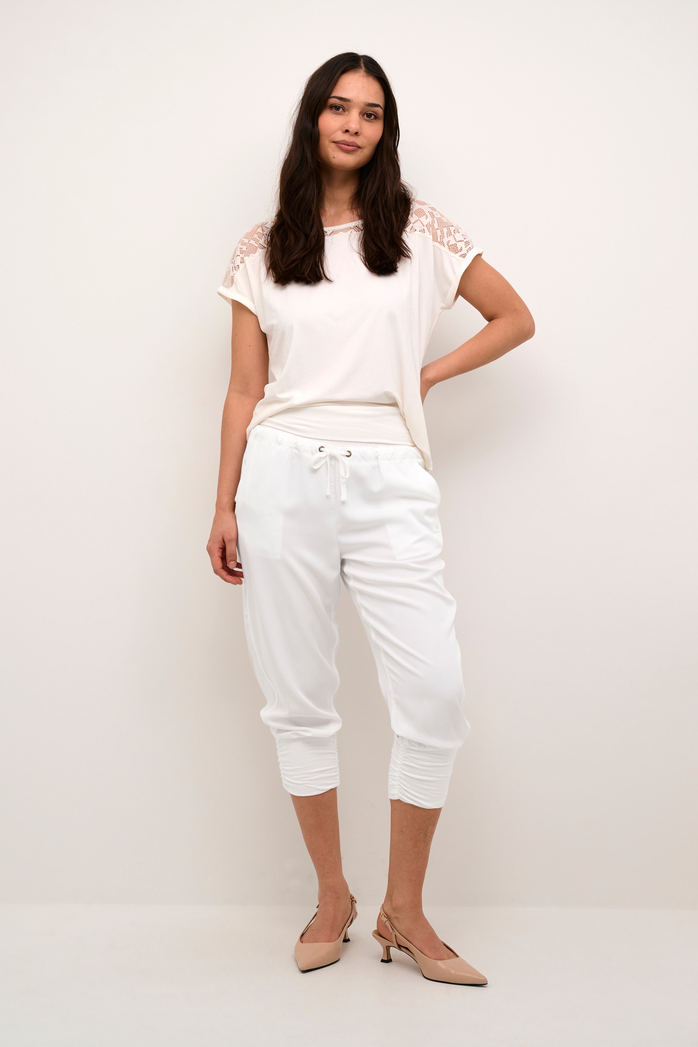 Line Trousers LOOKBOOK FRONT 10604697-110602