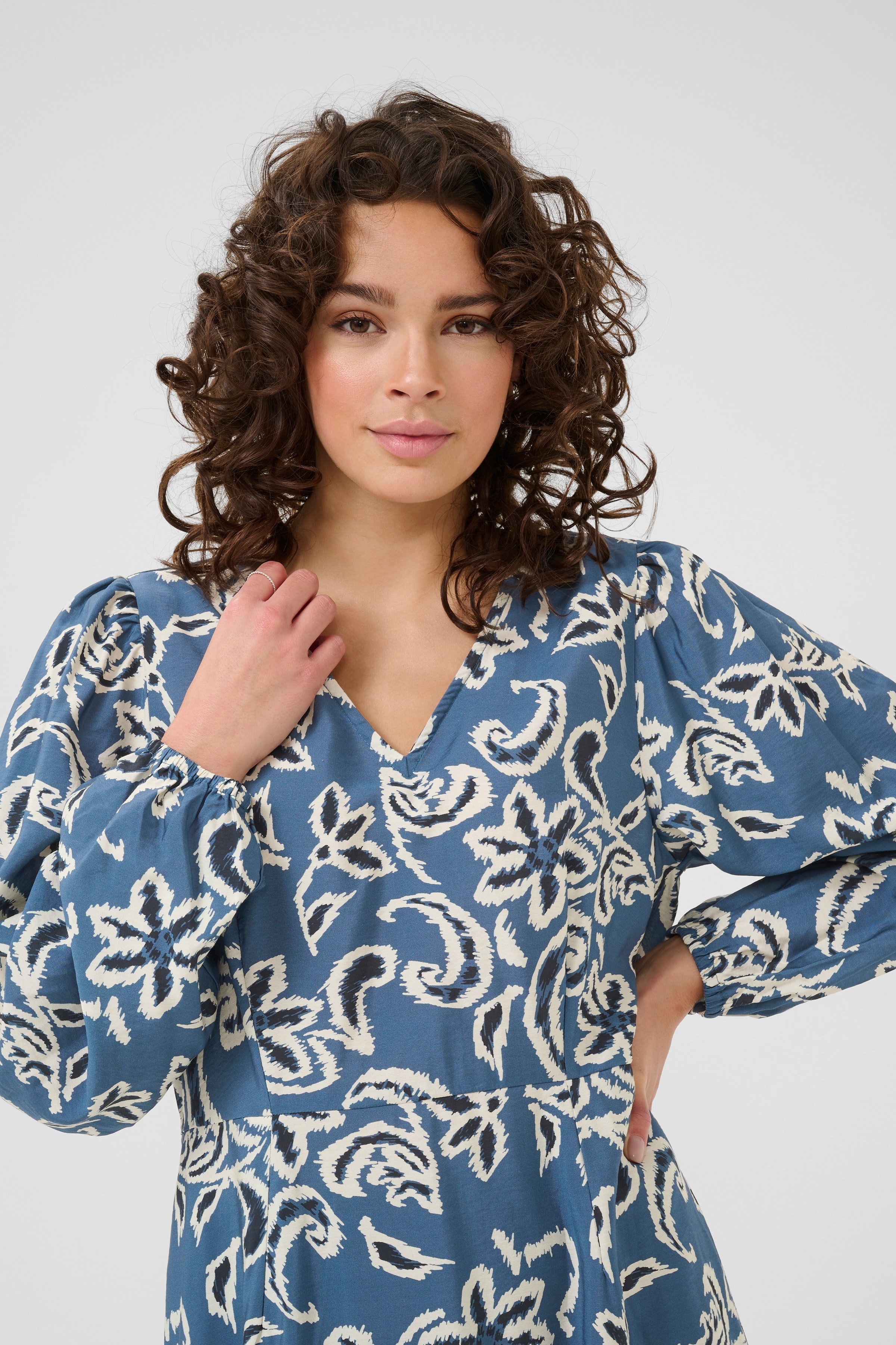 KAdahlia Kleid LOOKBOOK DETAIL 10510572-108221