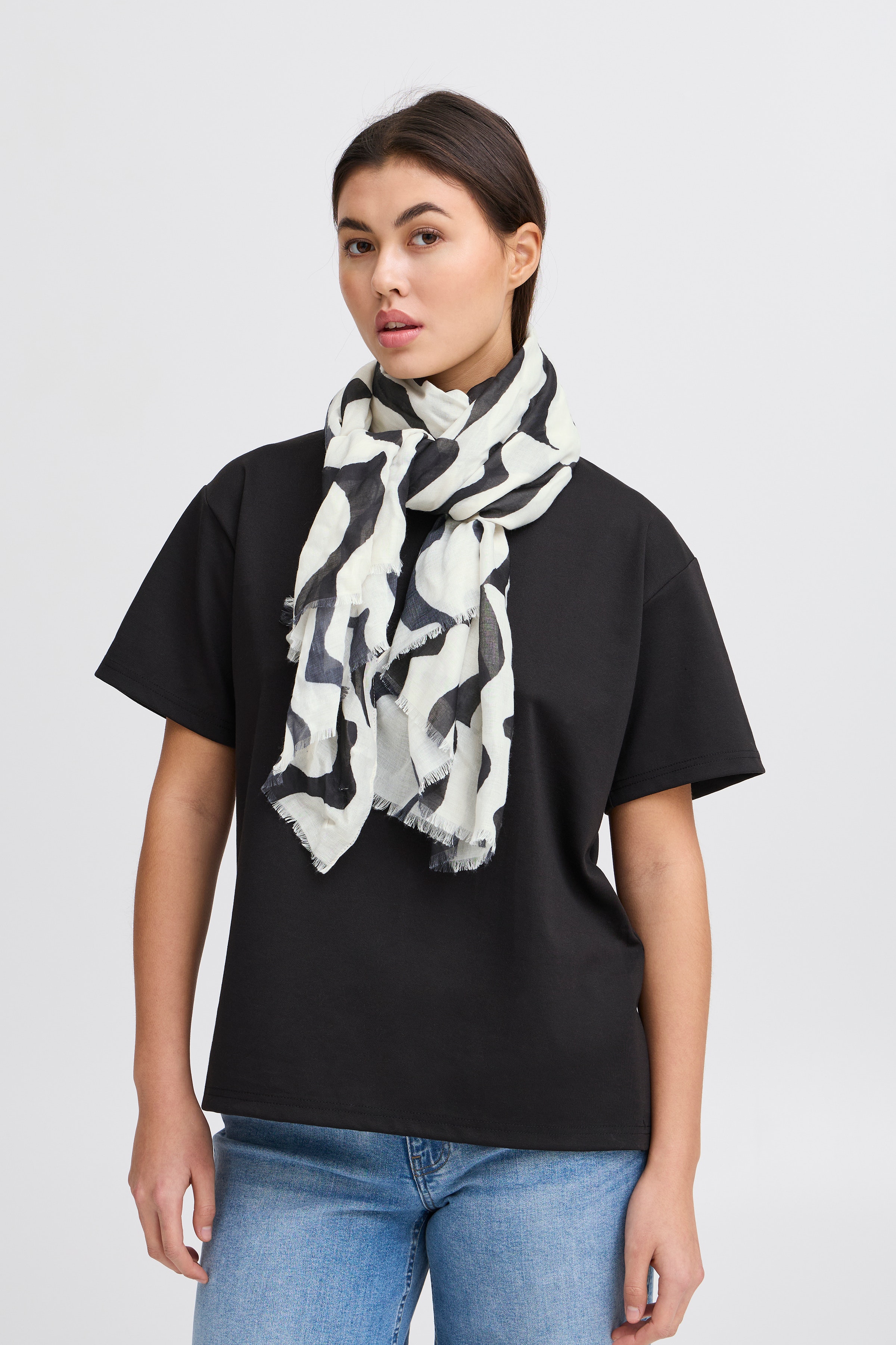 IAMARTE Skjerf LOOKBOOK FRONT 20122648-194008