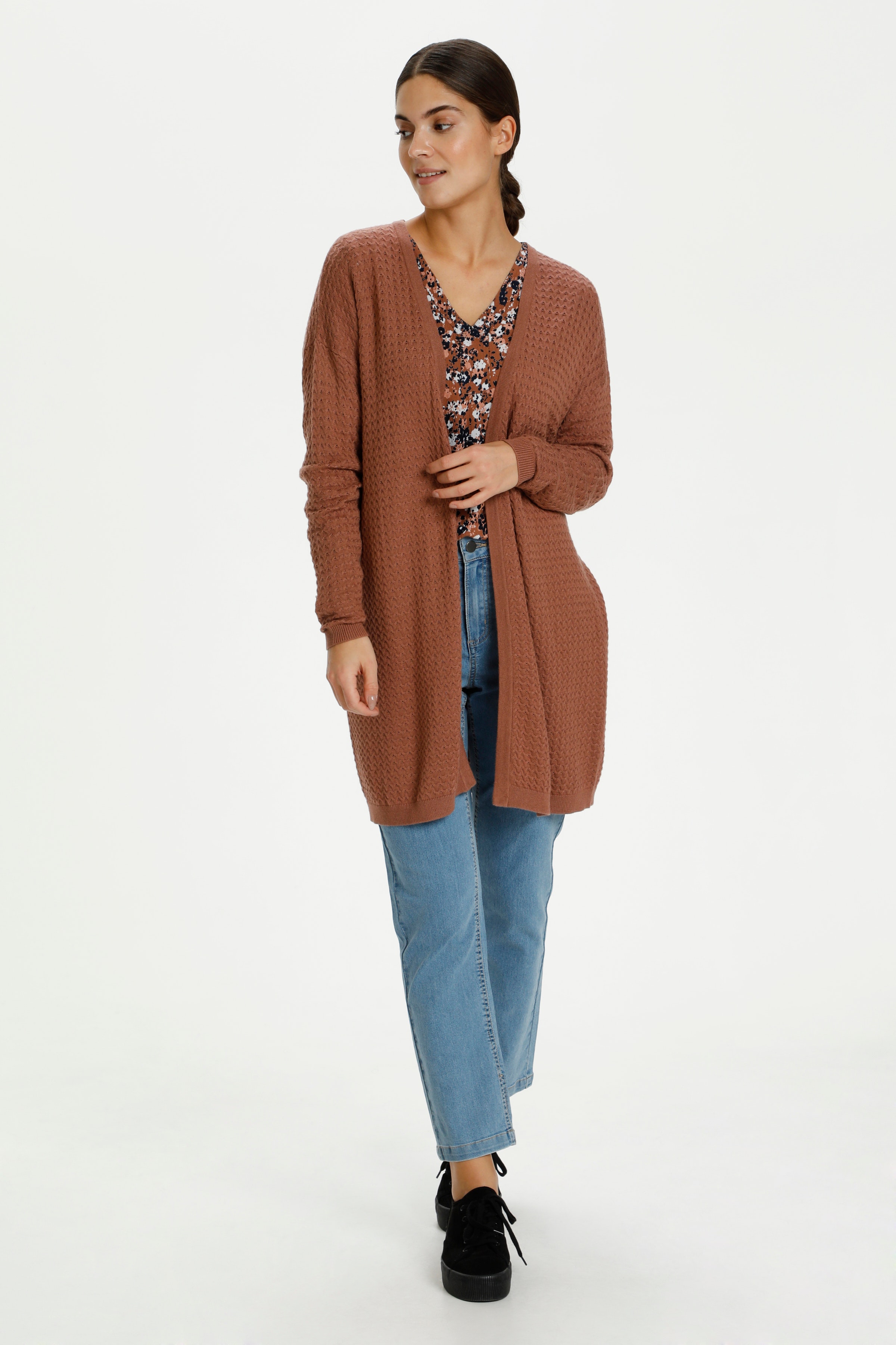 KAhella Stickad cardigan LOOKBOOK FRONT 10505653-181235