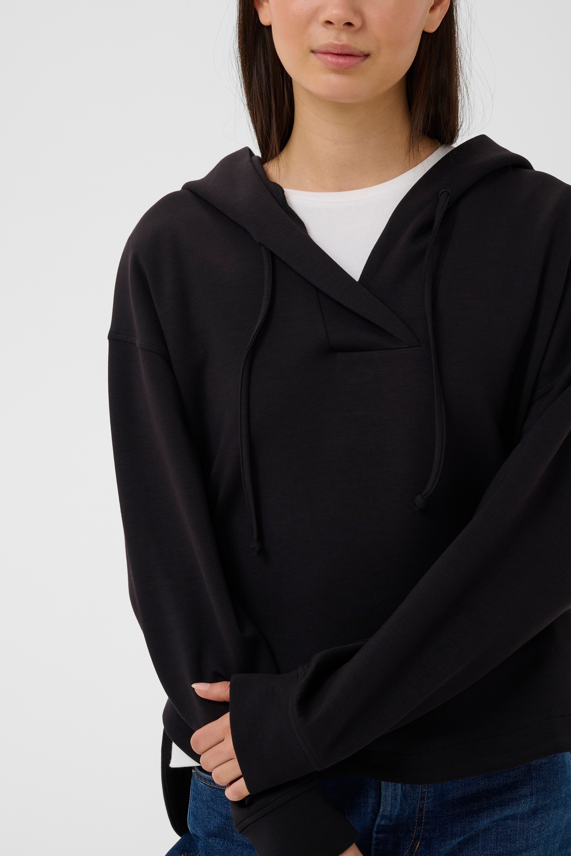 SUAIW Vincent Sweatshirt LOOKBOOK DETAIL 30112438-194008