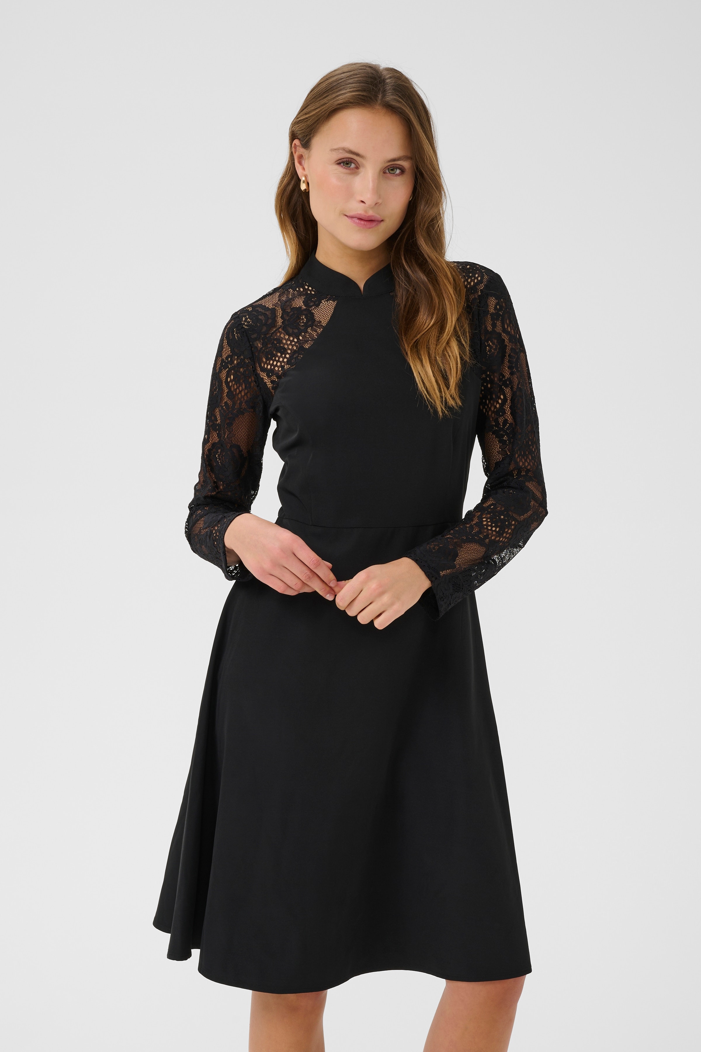 CUpiona Kjole LOOKBOOK FRONT 50112655-500012