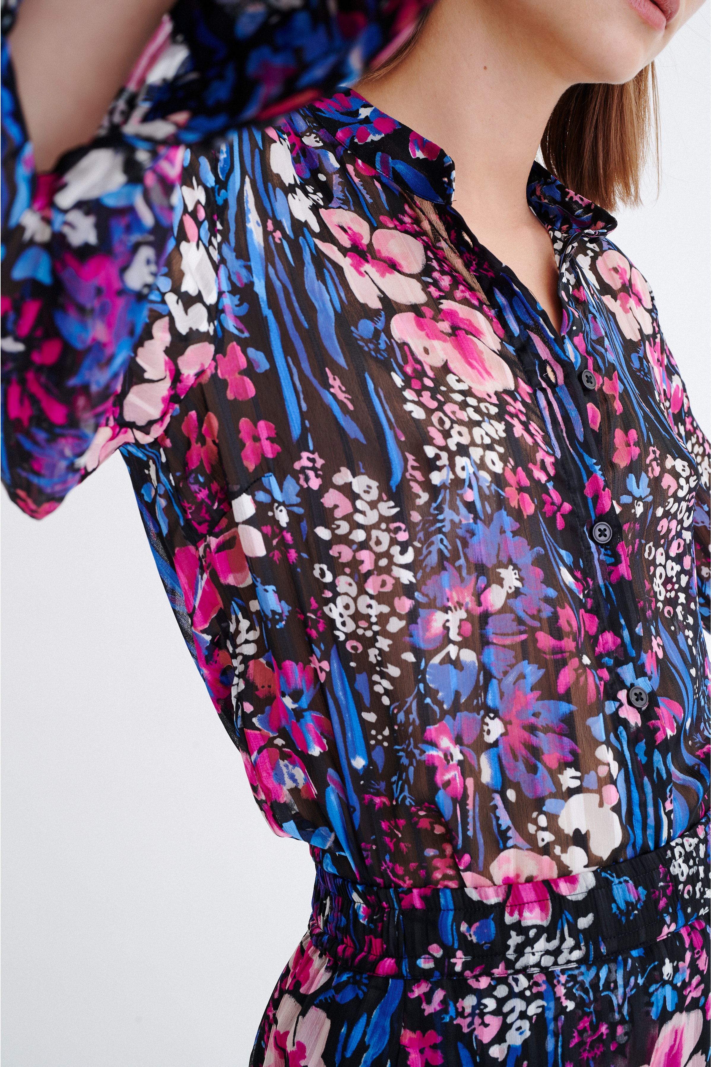 LondonIW Shirt LOOKBOOK DETAIL 30105083-11670