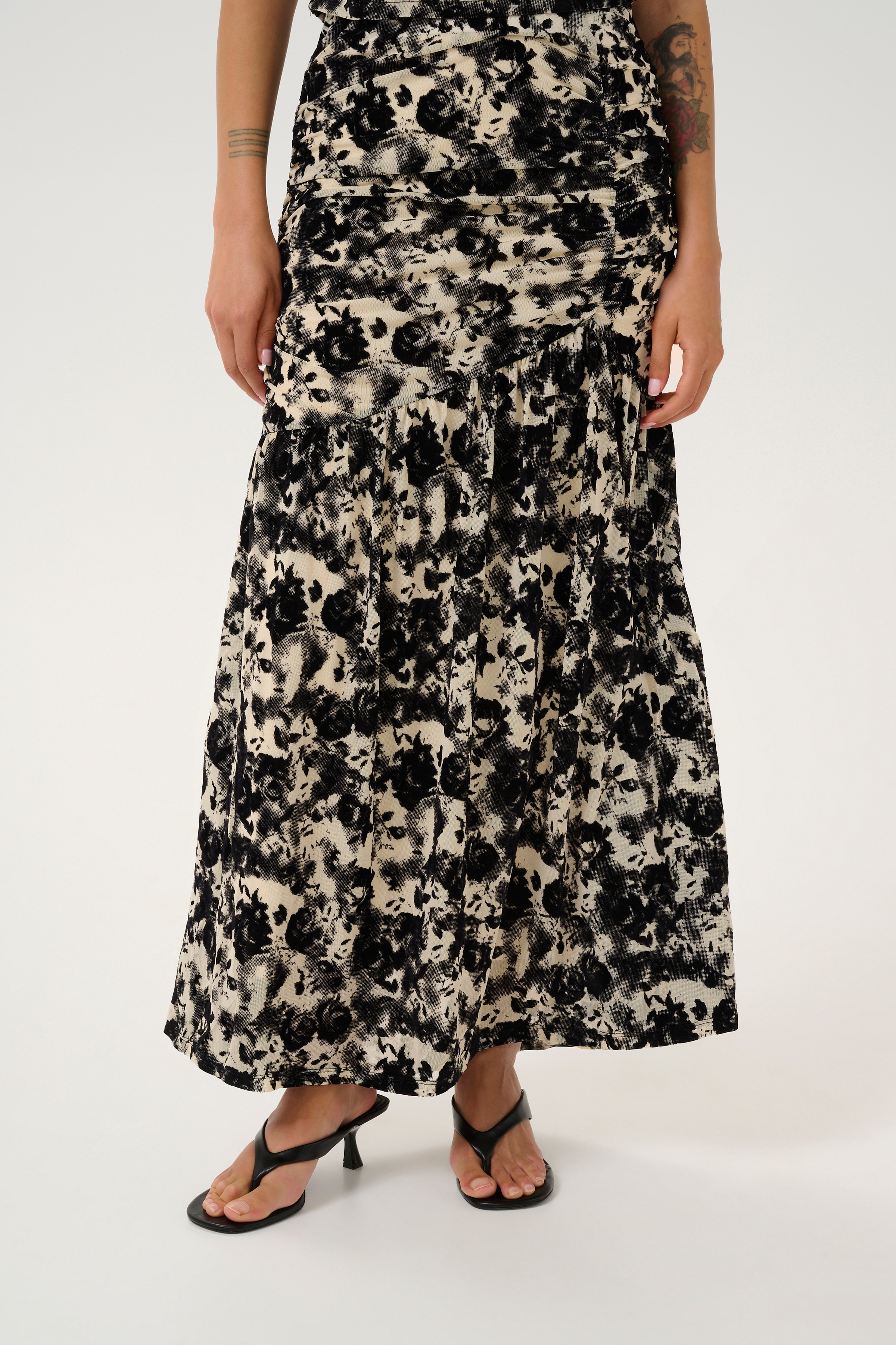 GZflora Skirt LOOKBOOK FRONT 10909986-107305