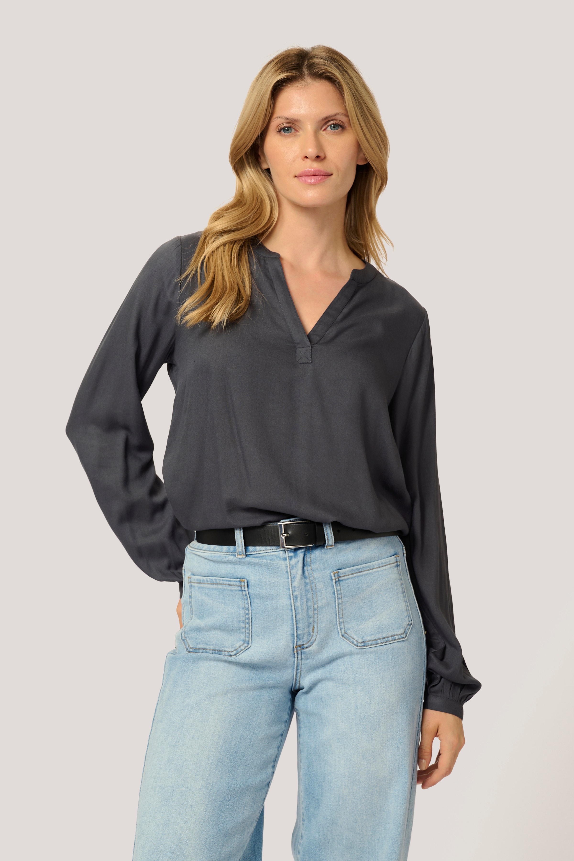 KAcalinda Blouse LOOKBOOK FRONT 10507267-190205